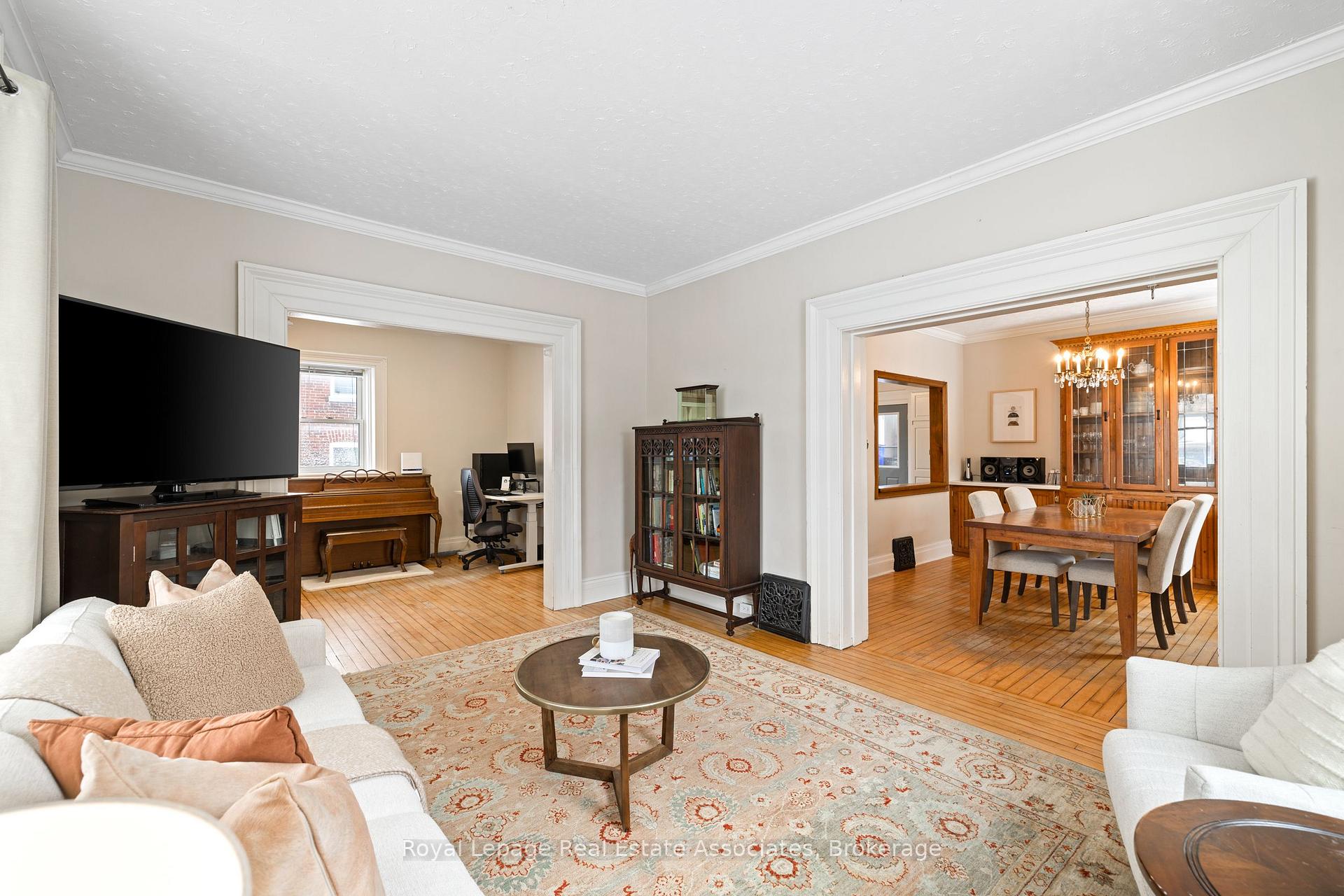 Photo 8 of 1379 Killarney Beach Road, Innisfil, Lefroy — HOMEH