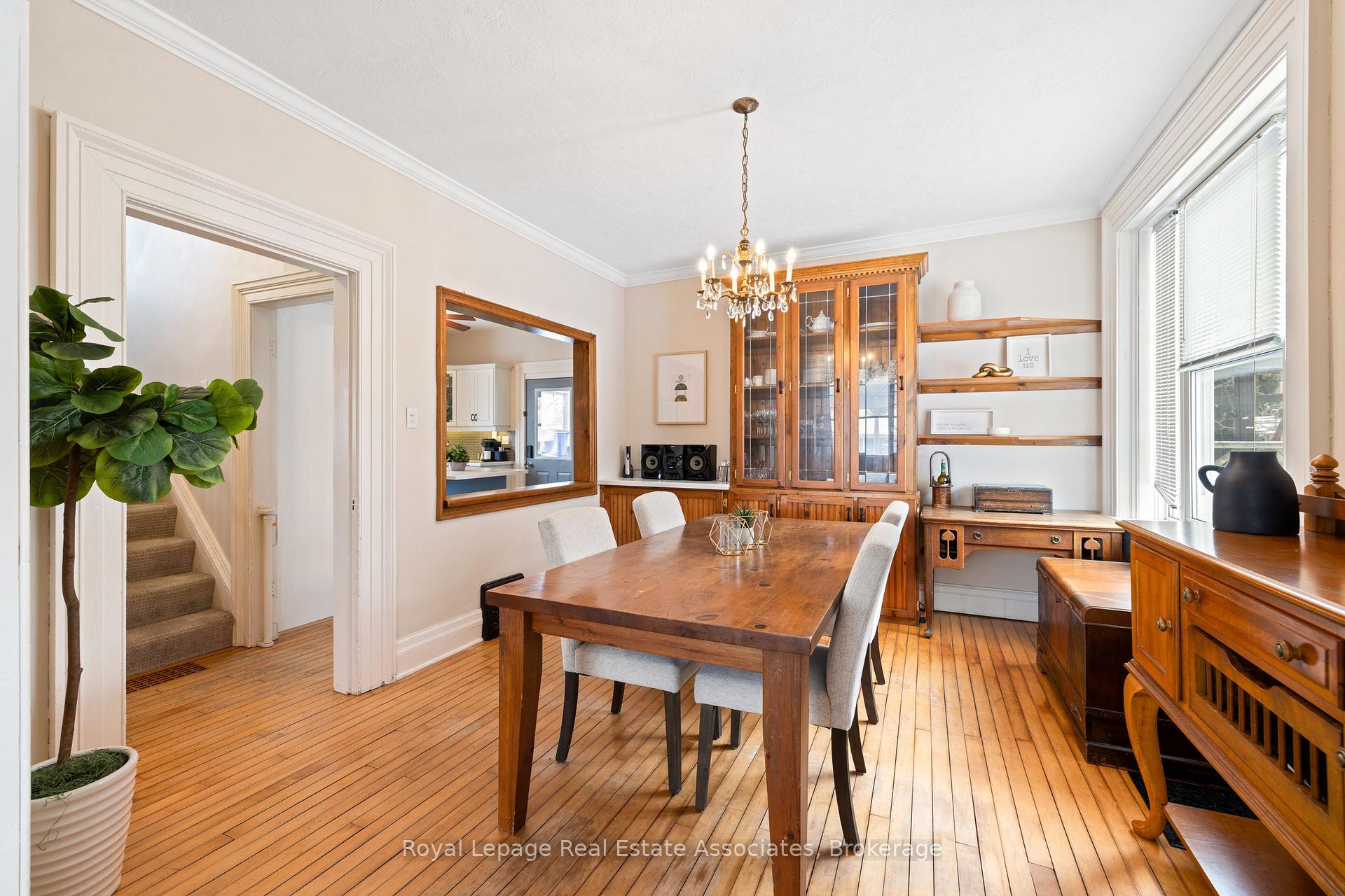 Photo 9 of 1379 Killarney Beach Road, Innisfil, Lefroy — HOMEH