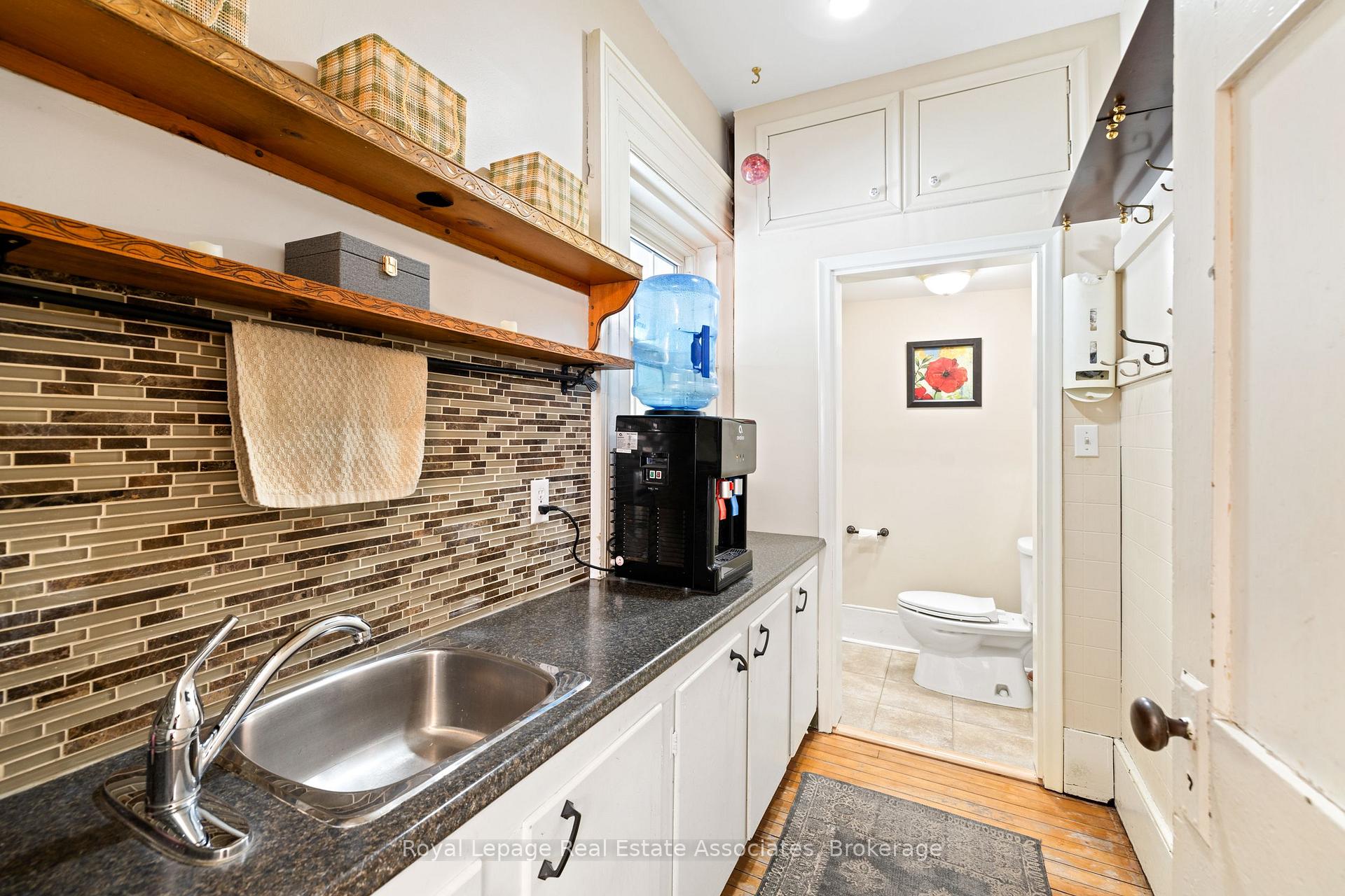 Photo 14 of 1379 Killarney Beach Road, Innisfil, Lefroy — HOMEH