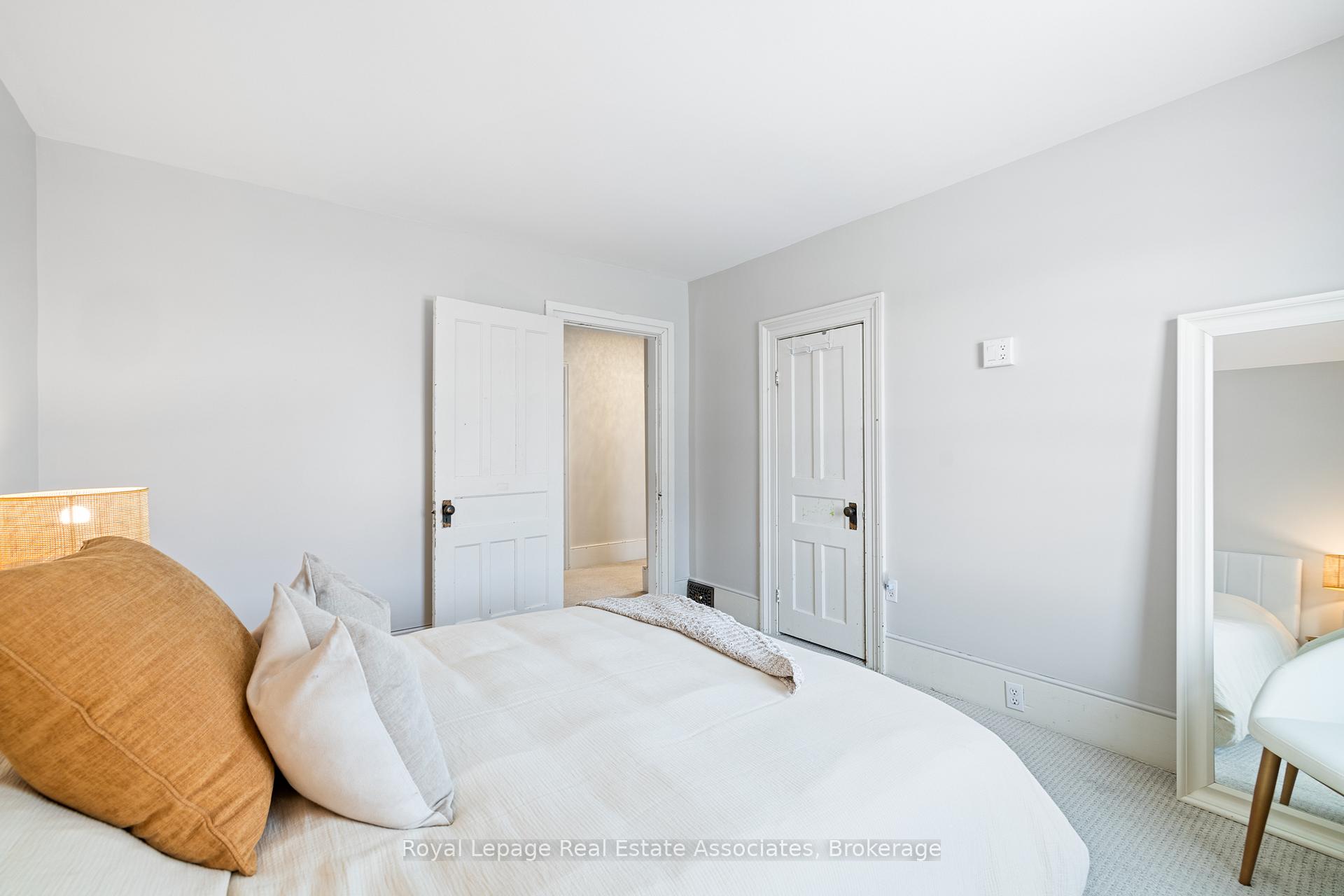 Photo 17 of 1379 Killarney Beach Road, Innisfil, Lefroy — HOMEH