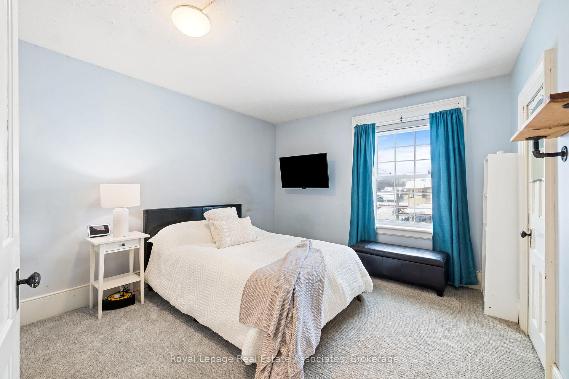 Photo 20 of 1379 Killarney Beach Road, Innisfil, Lefroy — HOMEH