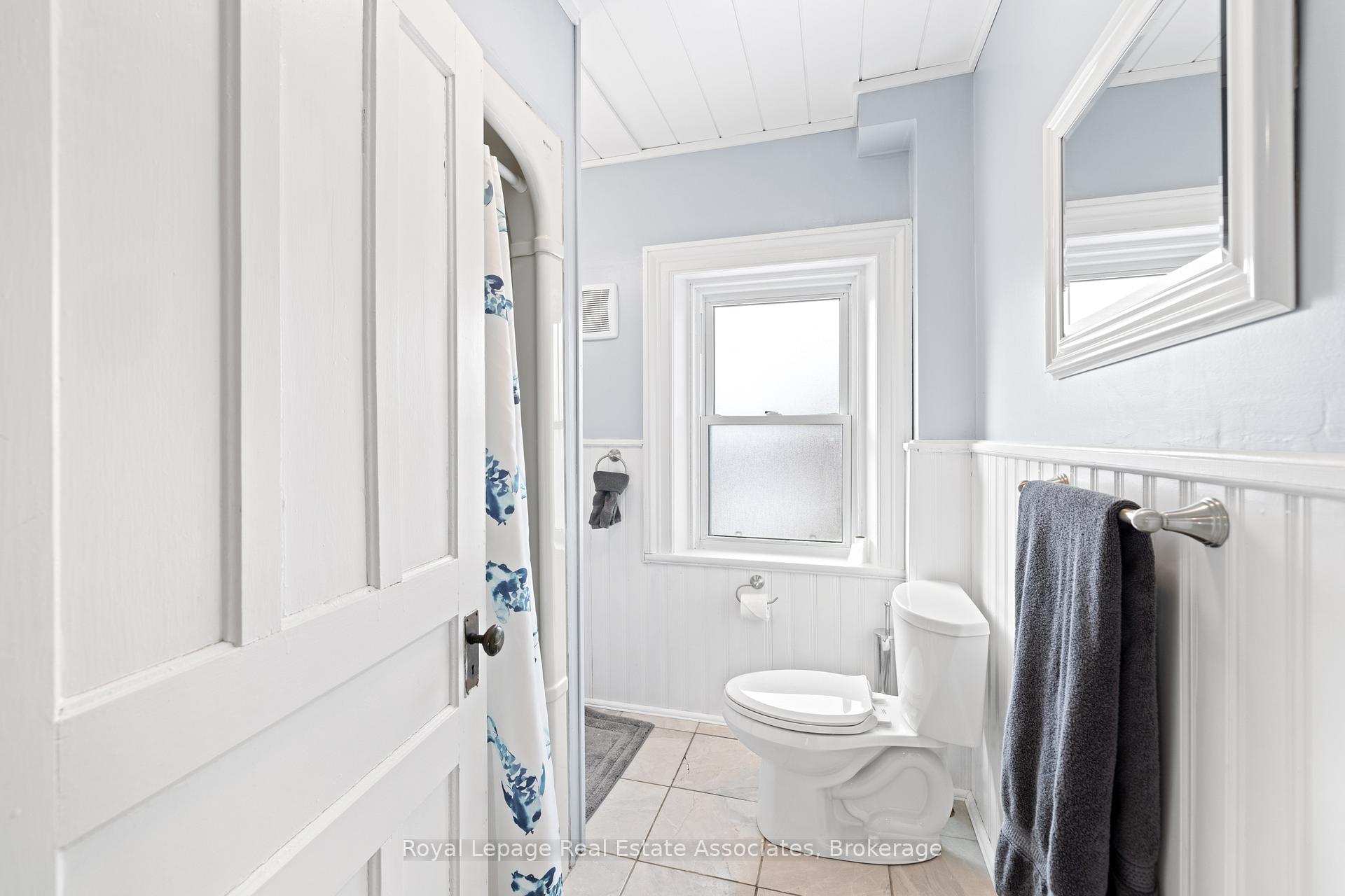 Photo 22 of 1379 Killarney Beach Road, Innisfil, Lefroy — HOMEH