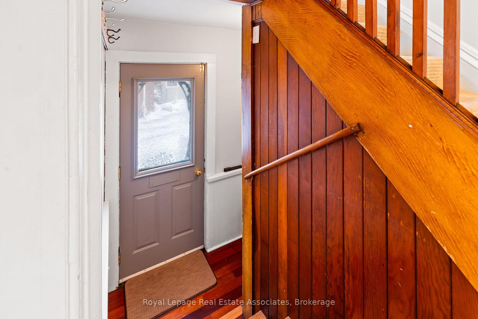 Photo 30 of 1379 Killarney Beach Road, Innisfil, Lefroy — HOMEH