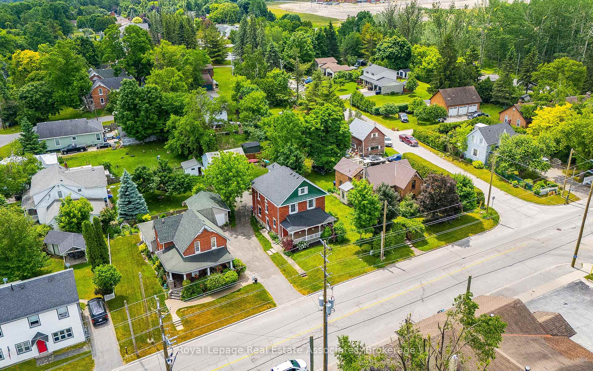Photo 40 of 1379 Killarney Beach Road, Innisfil, Lefroy — HOMEH