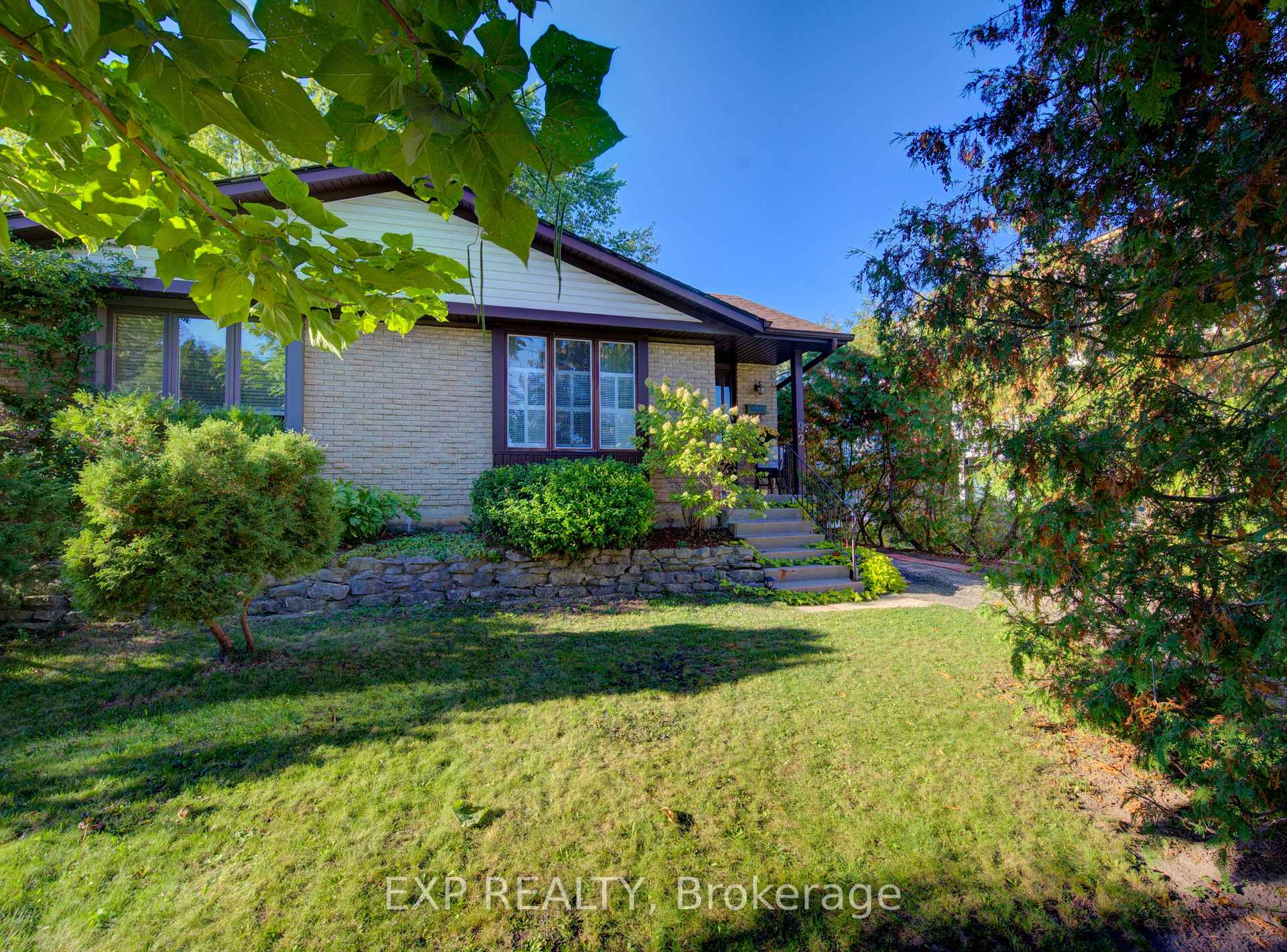 Photo 1 of 92 Halifax Drive, Kitchener — HOMEH