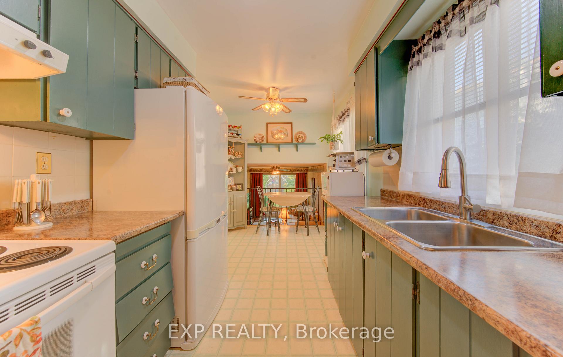 Photo 11 of 92 Halifax Drive, Kitchener — HOMEH