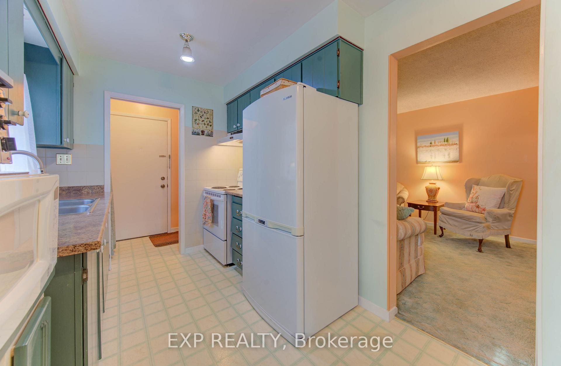 Photo 17 of 92 Halifax Drive, Kitchener — HOMEH