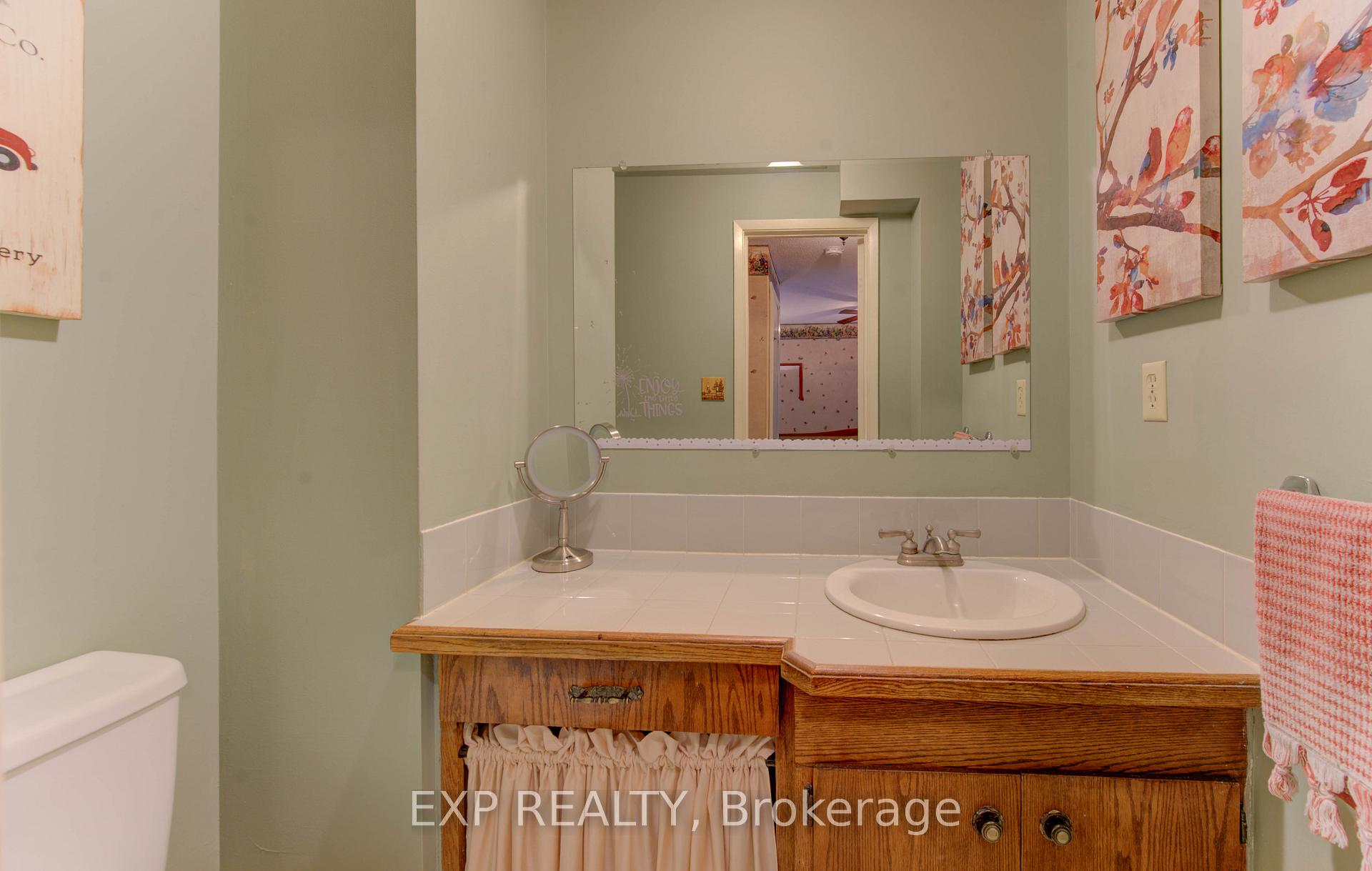 Photo 18 of 92 Halifax Drive, Kitchener — HOMEH