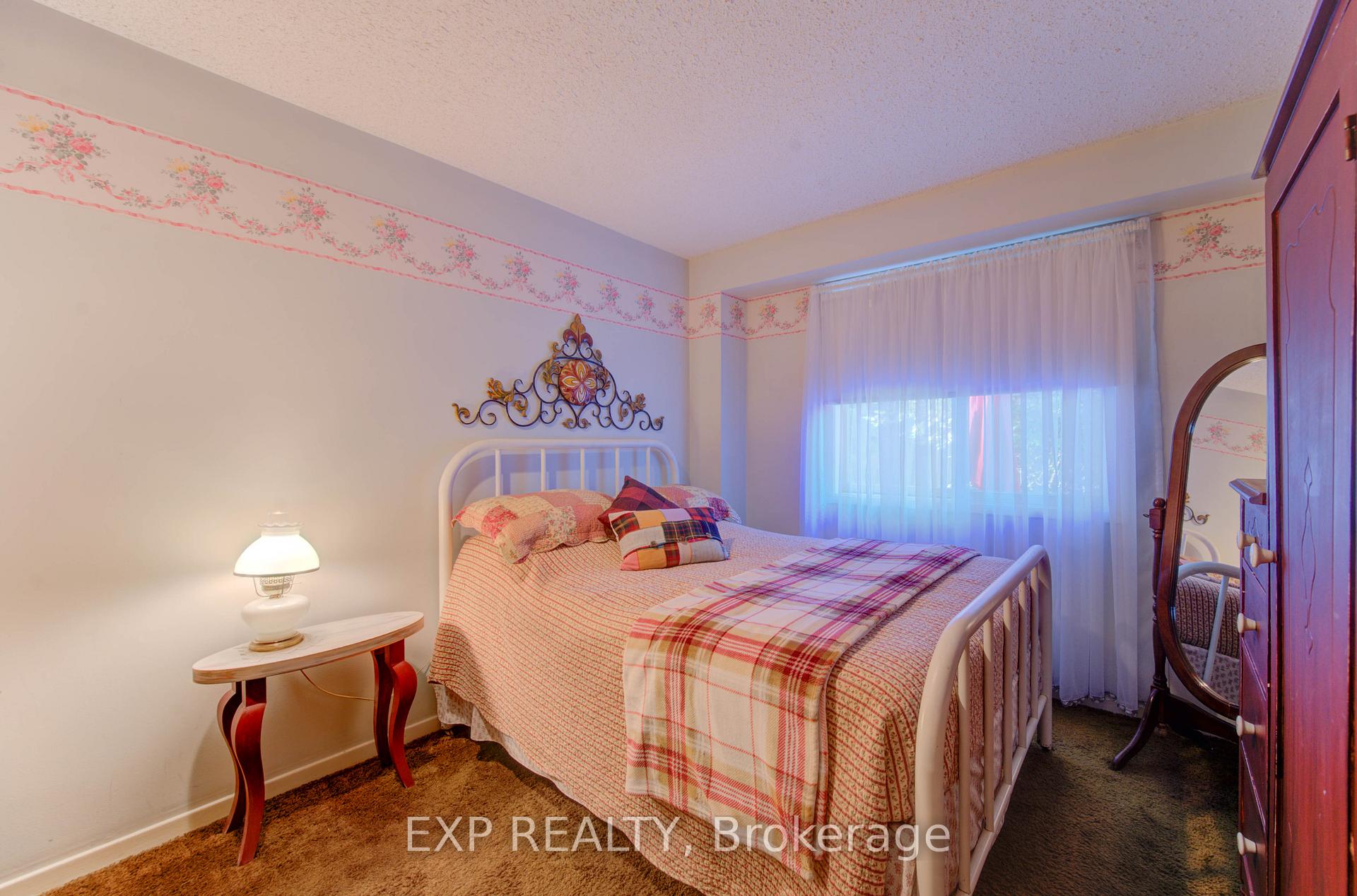 Photo 19 of 92 Halifax Drive, Kitchener — HOMEH