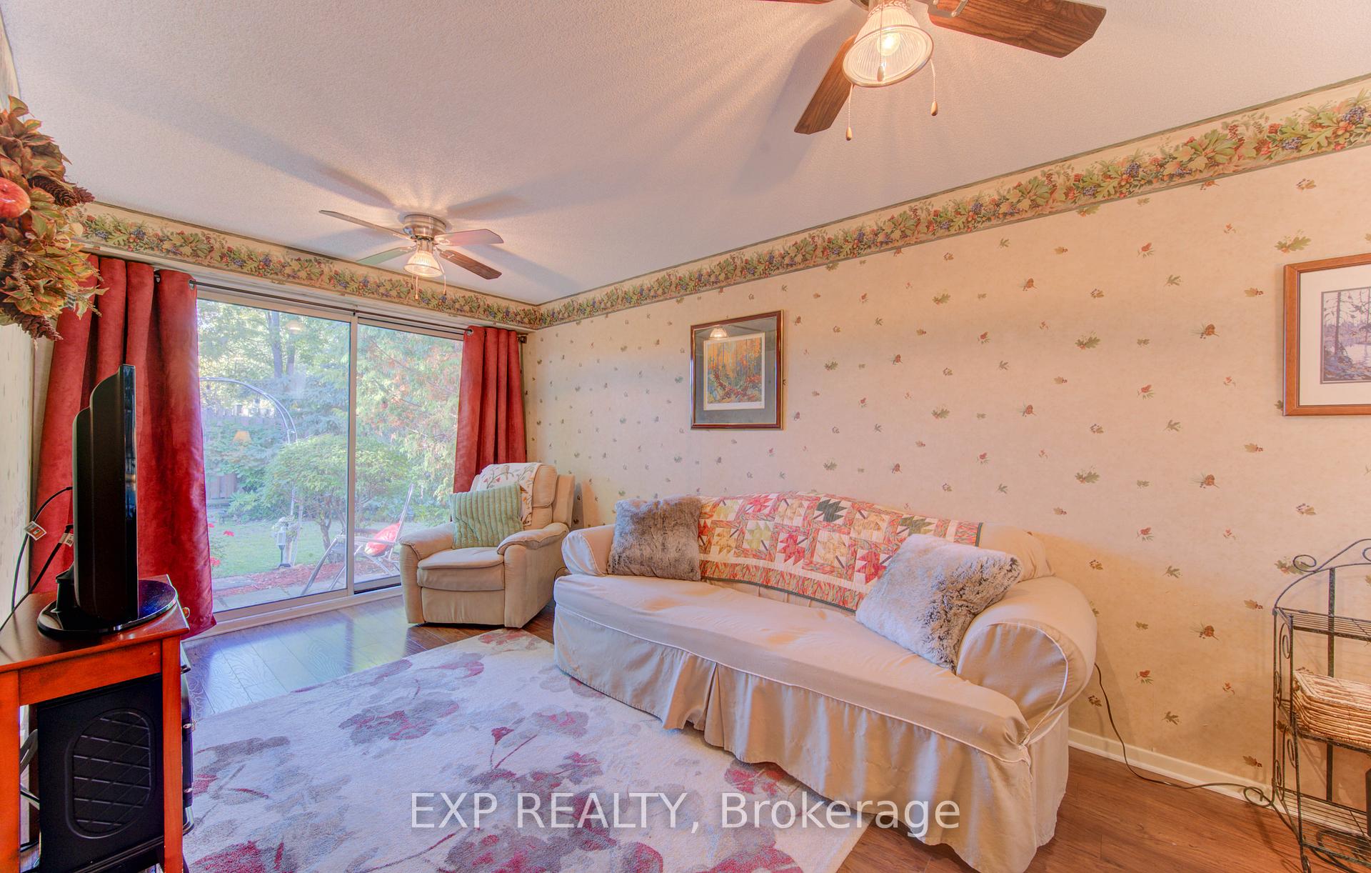 Photo 21 of 92 Halifax Drive, Kitchener — HOMEH