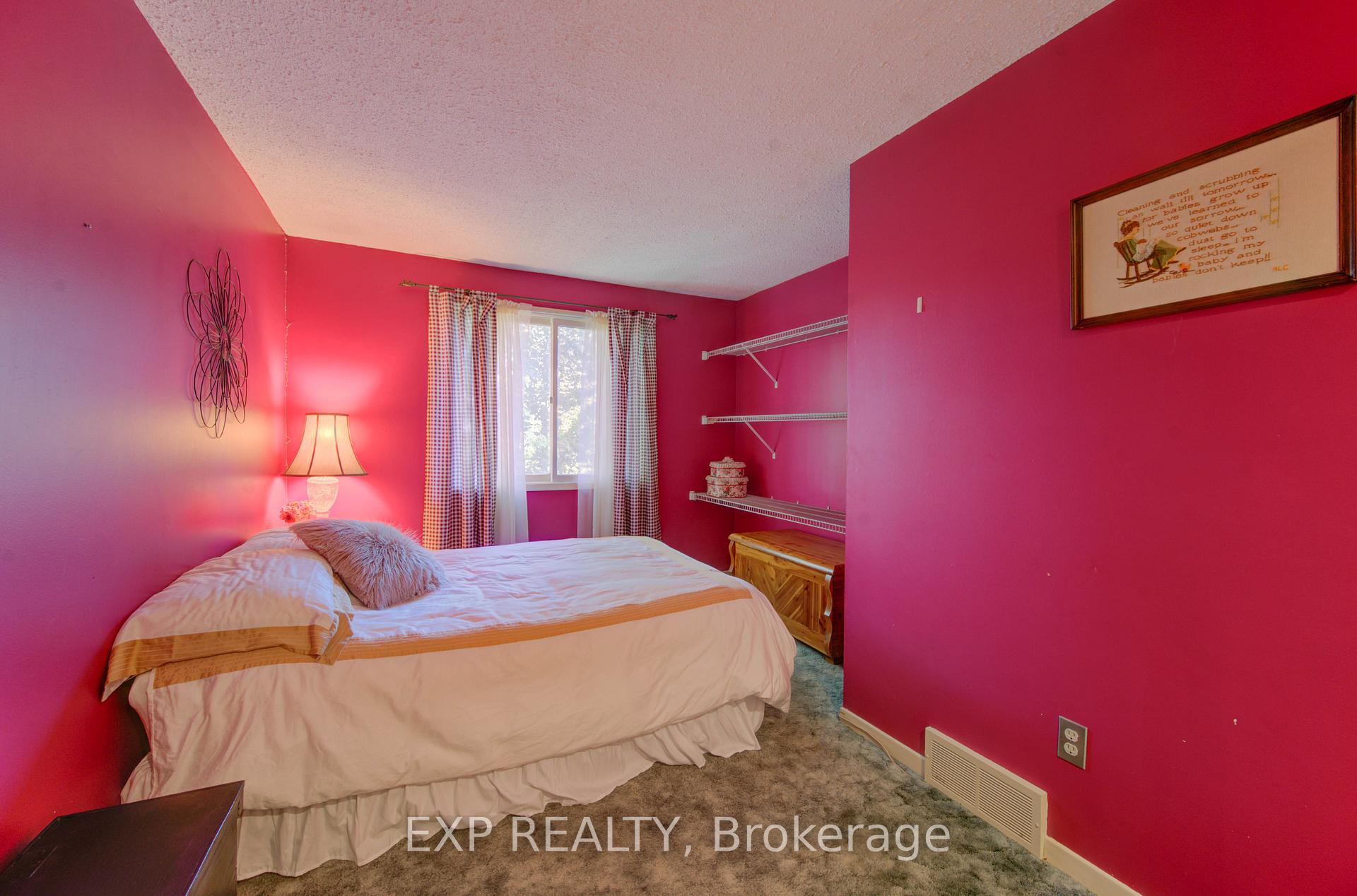 Photo 33 of 92 Halifax Drive, Kitchener — HOMEH
