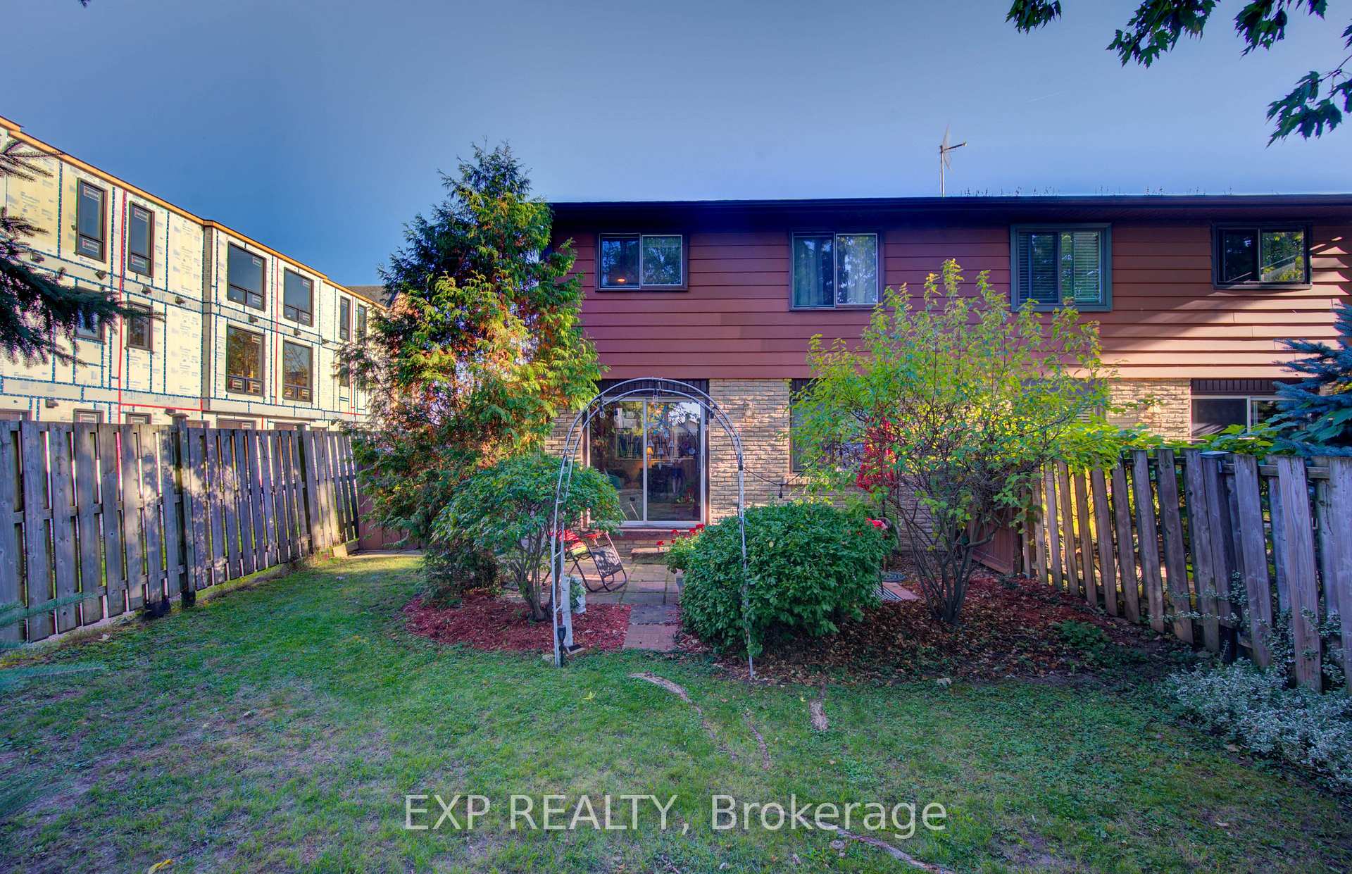 Photo 35 of 92 Halifax Drive, Kitchener — HOMEH