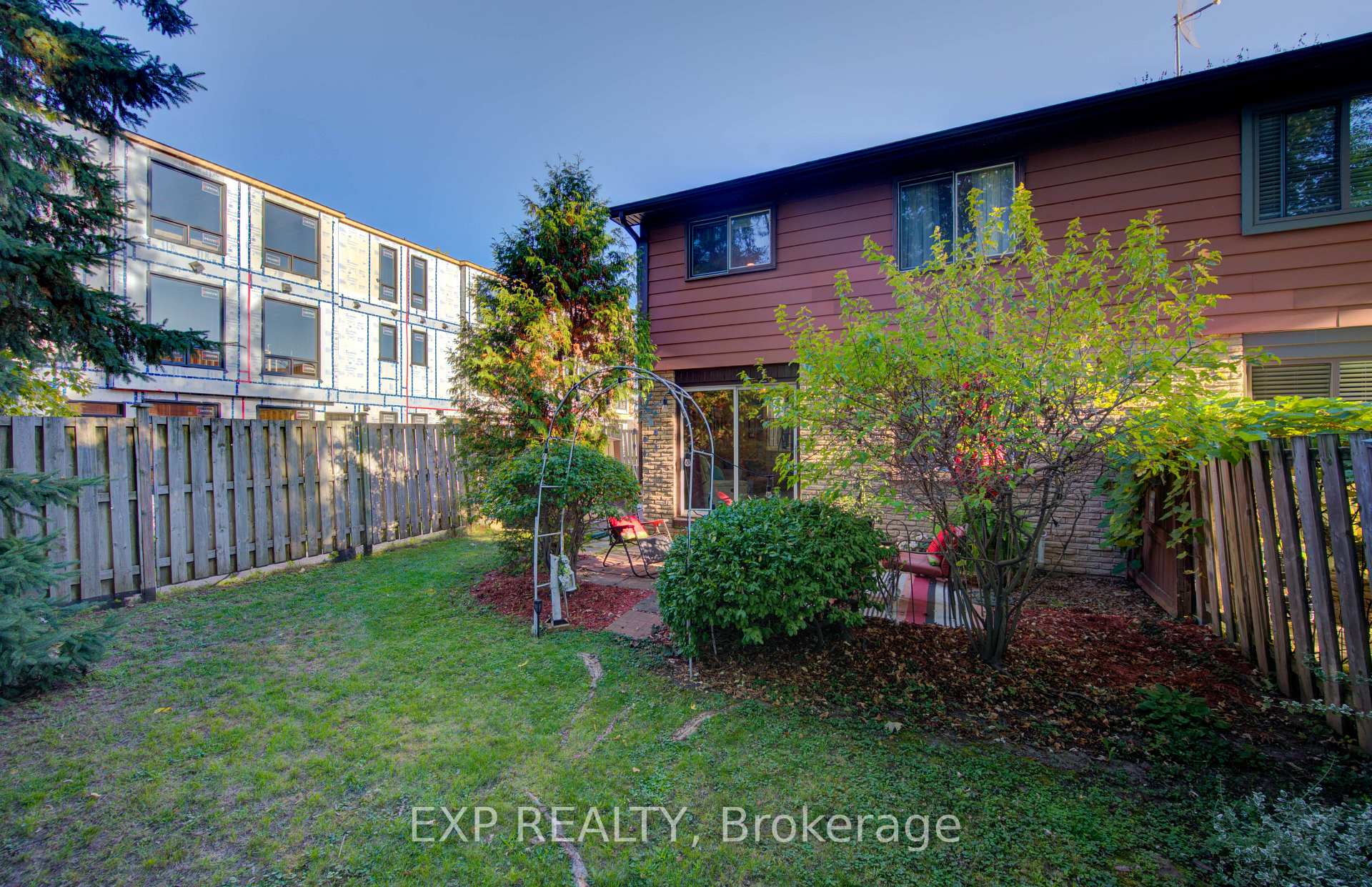 Photo 36 of 92 Halifax Drive, Kitchener — HOMEH