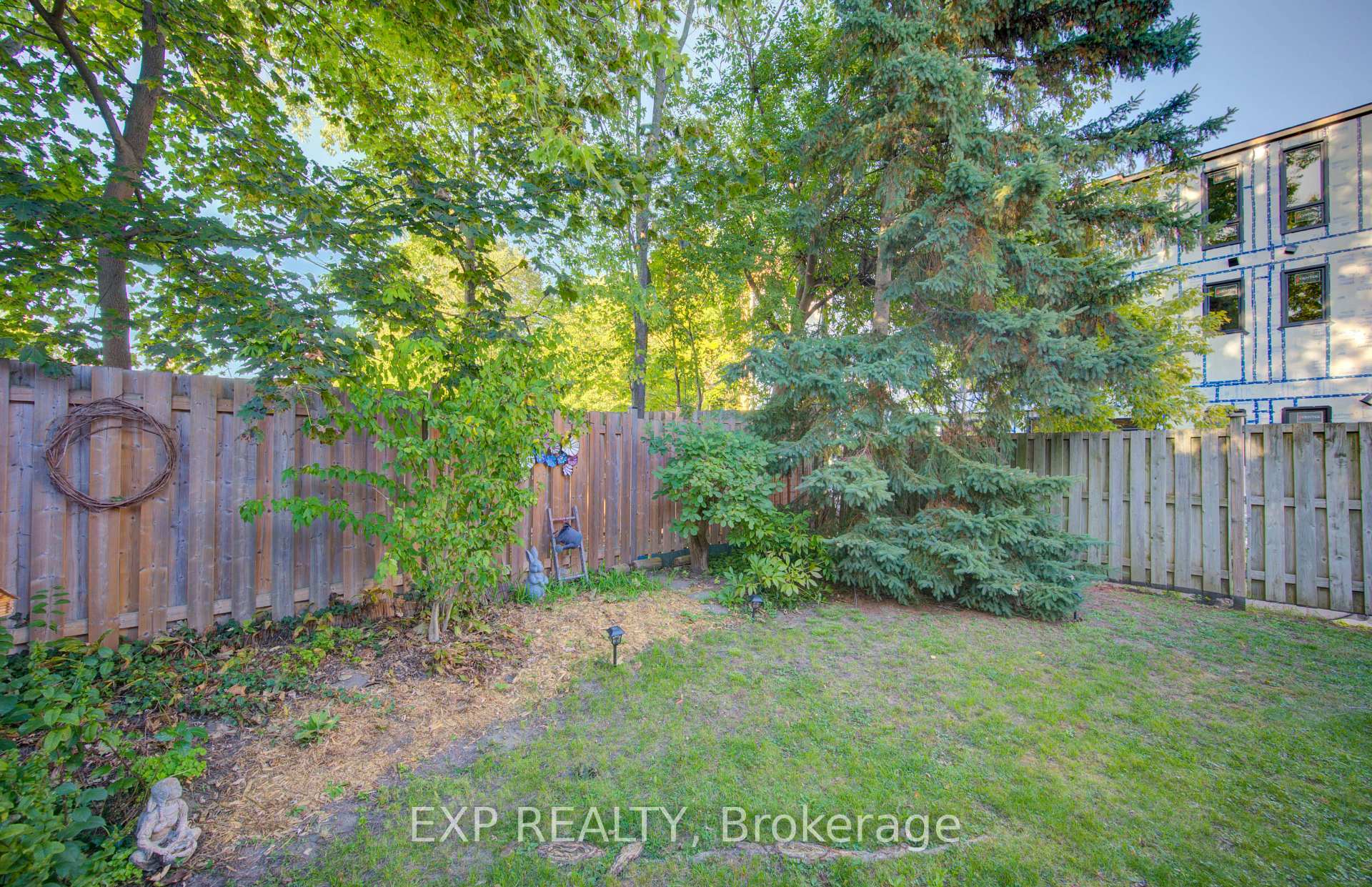 Photo 37 of 92 Halifax Drive, Kitchener — HOMEH