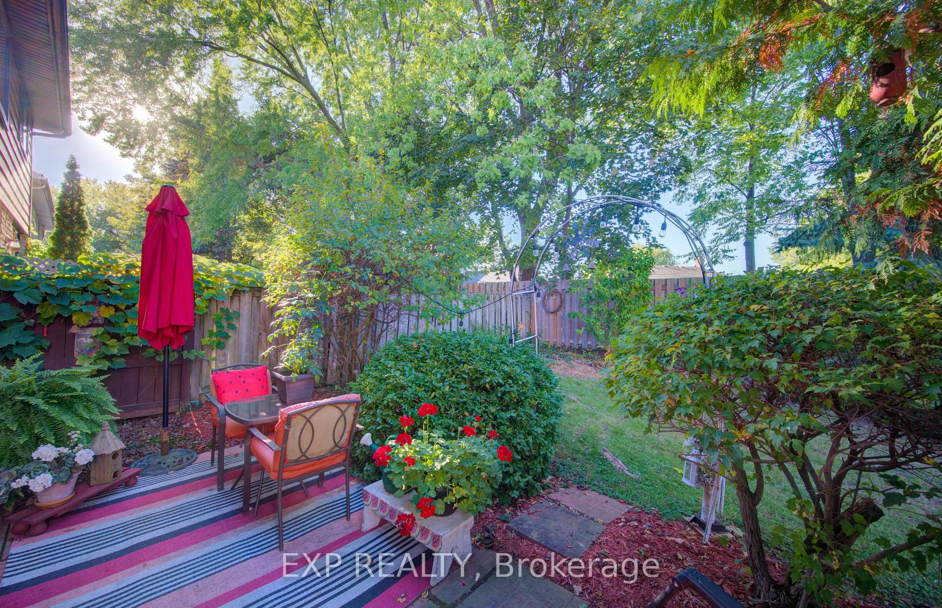 Photo 39 of 92 Halifax Drive, Kitchener — HOMEH