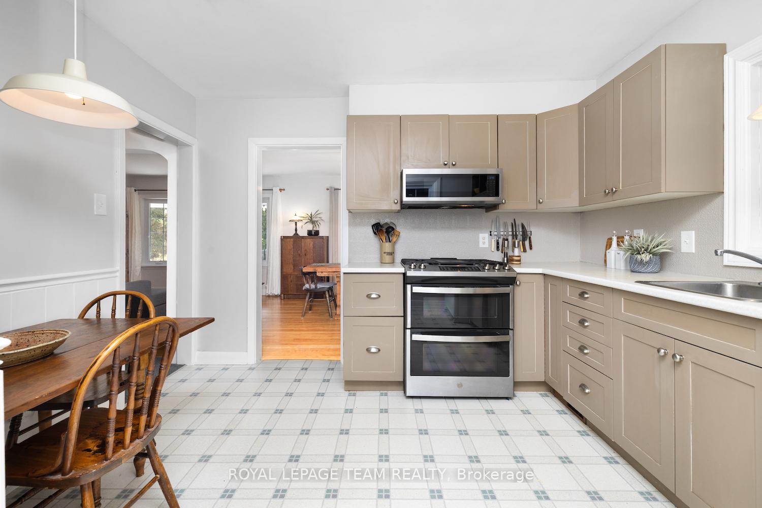 Photo 10 of 5515 Millview Street, Ottawa, Manotick Long Island & Nicholls Island — HOMEH