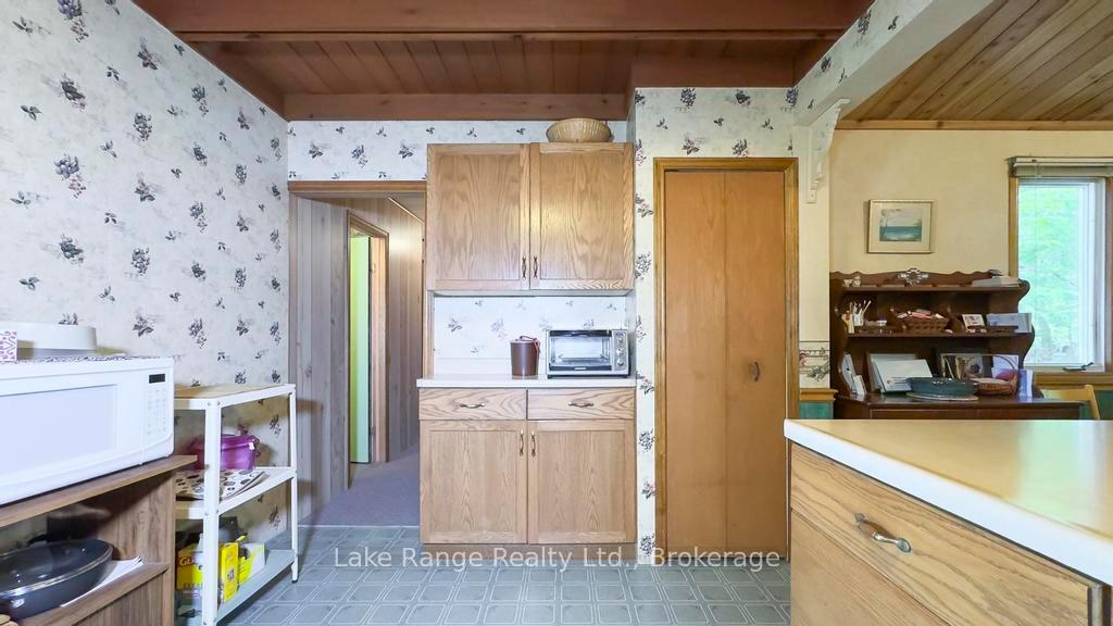Photo 11 of 19 Collins Drive, Kincardine — HOMEH