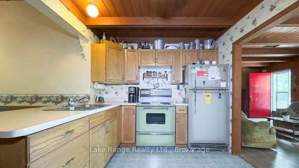 Photo 12 of 19 Collins Drive, Kincardine — HOMEH