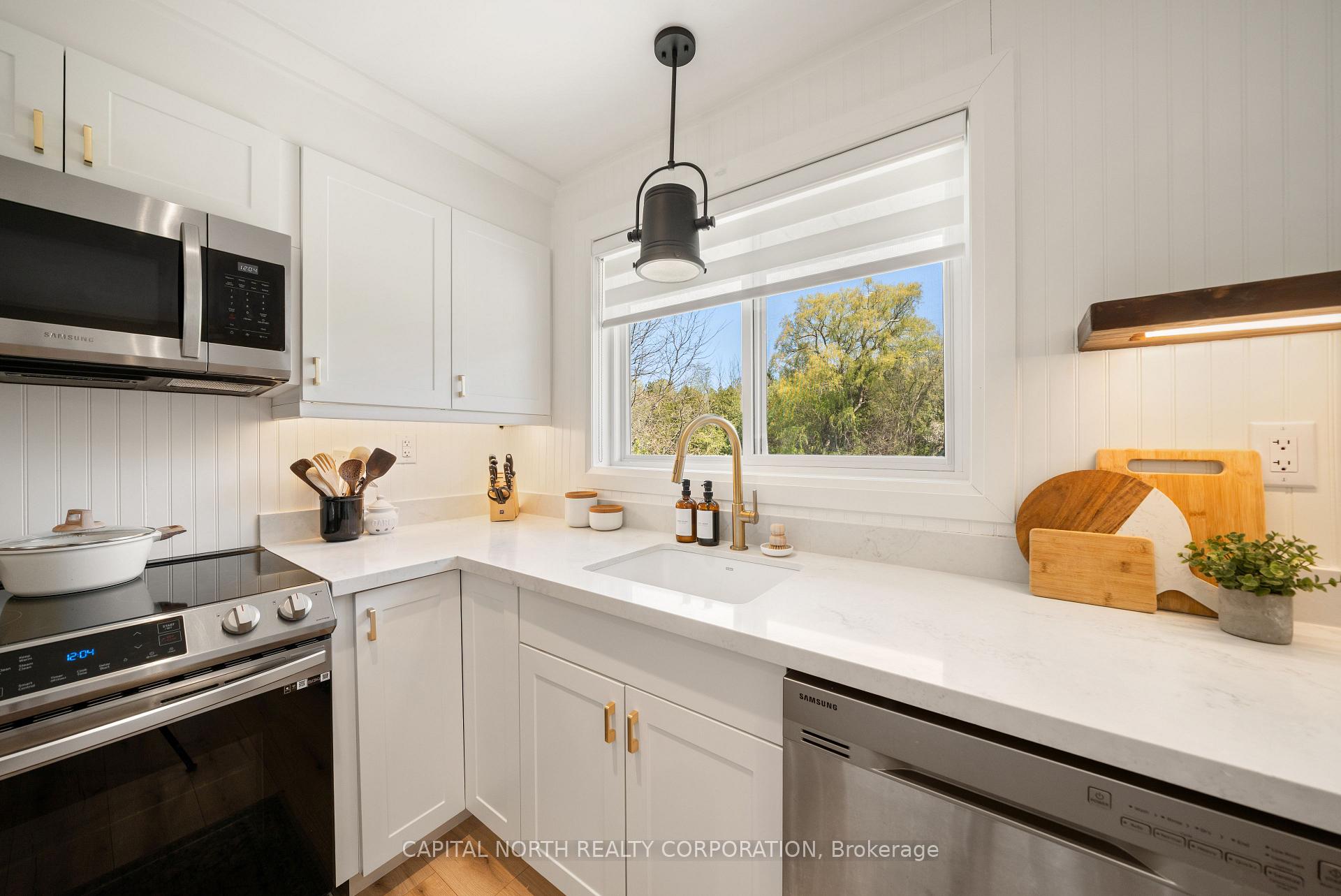 Photo 13 of 81 Bachly Crescent, King, Pottageville — HOMEH