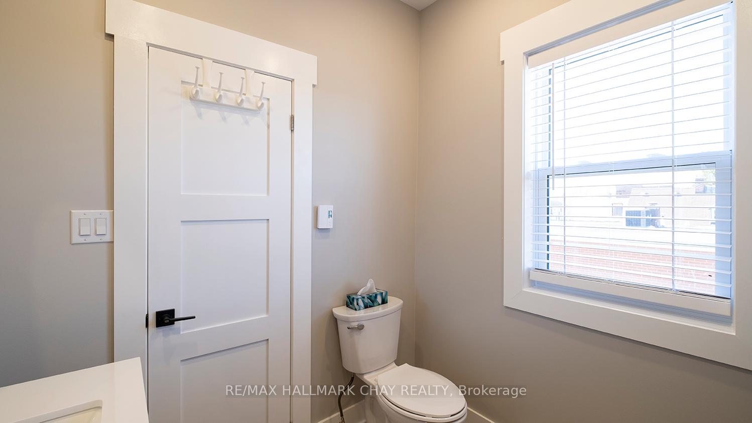 Photo 12 of Unit APT#2, 14 Queen Street, Innisfil, Cookstown — HOMEH