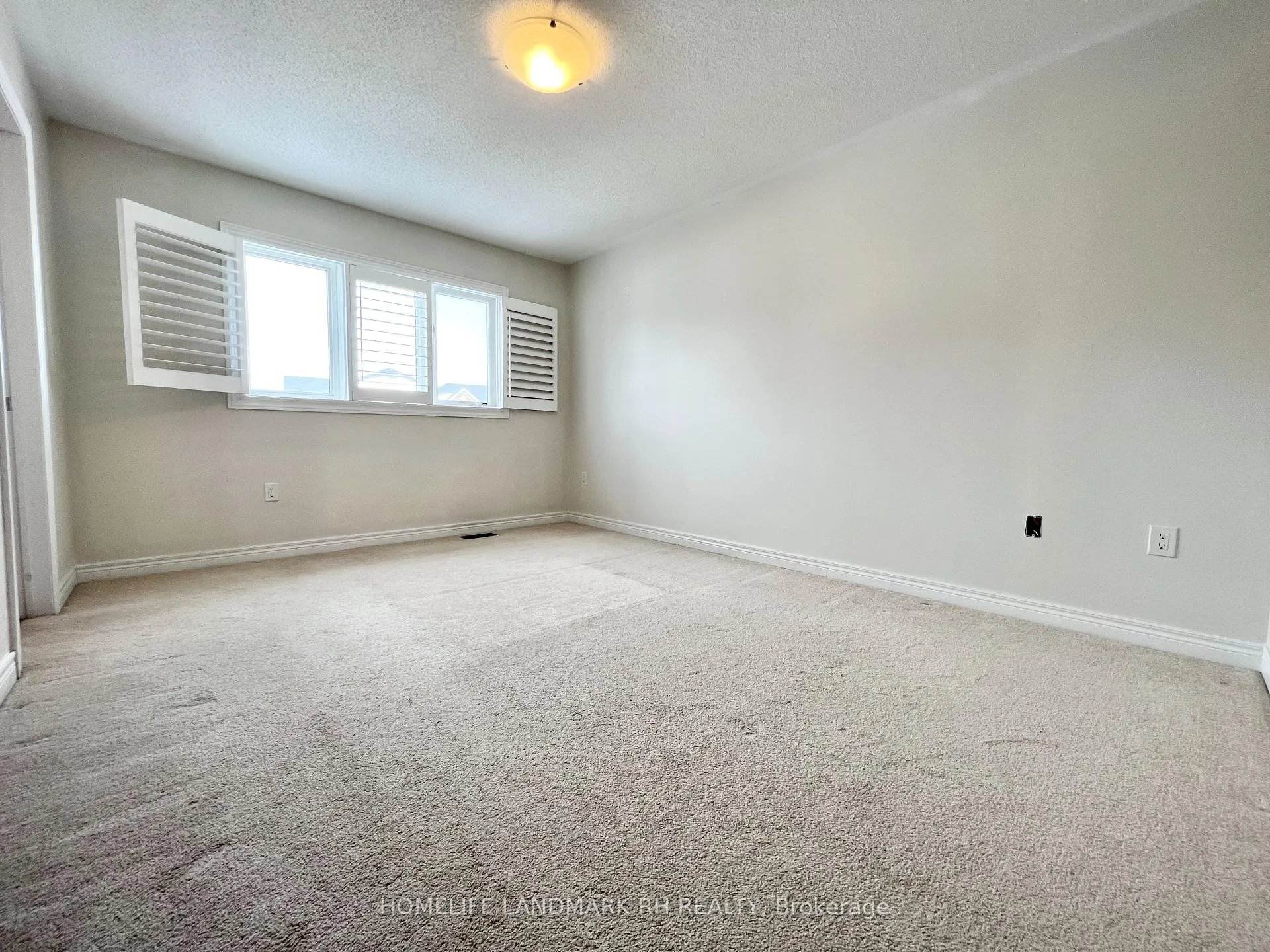 Photo 11 of 936 Castlemore Avenue, Markham, Wismer — HOMEH