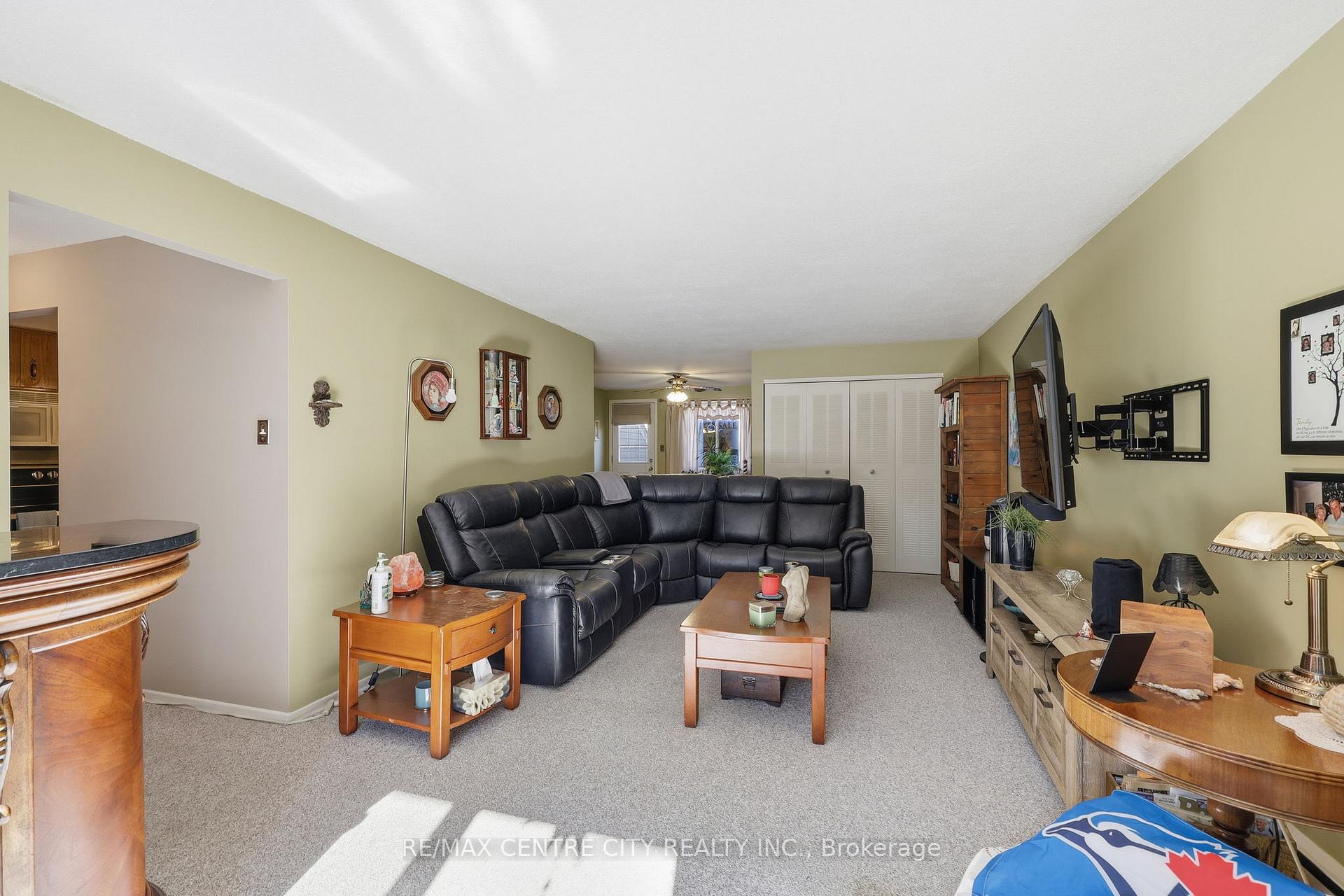 Photo 9 of Unit 31, 337 Kingswood Drive, Kitchener — HOMEH