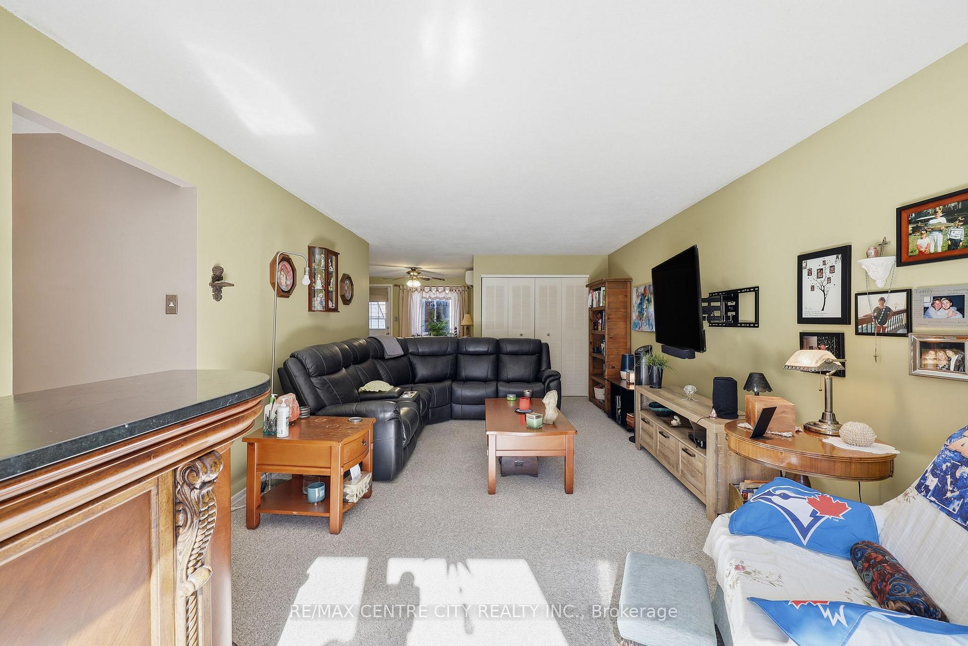 Photo 10 of Unit 31, 337 Kingswood Drive, Kitchener — HOMEH