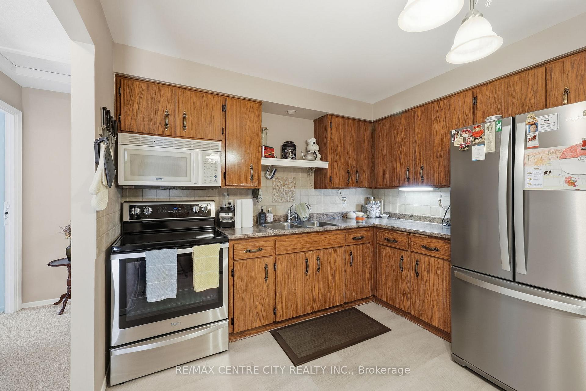 Photo 12 of Unit 31, 337 Kingswood Drive, Kitchener — HOMEH