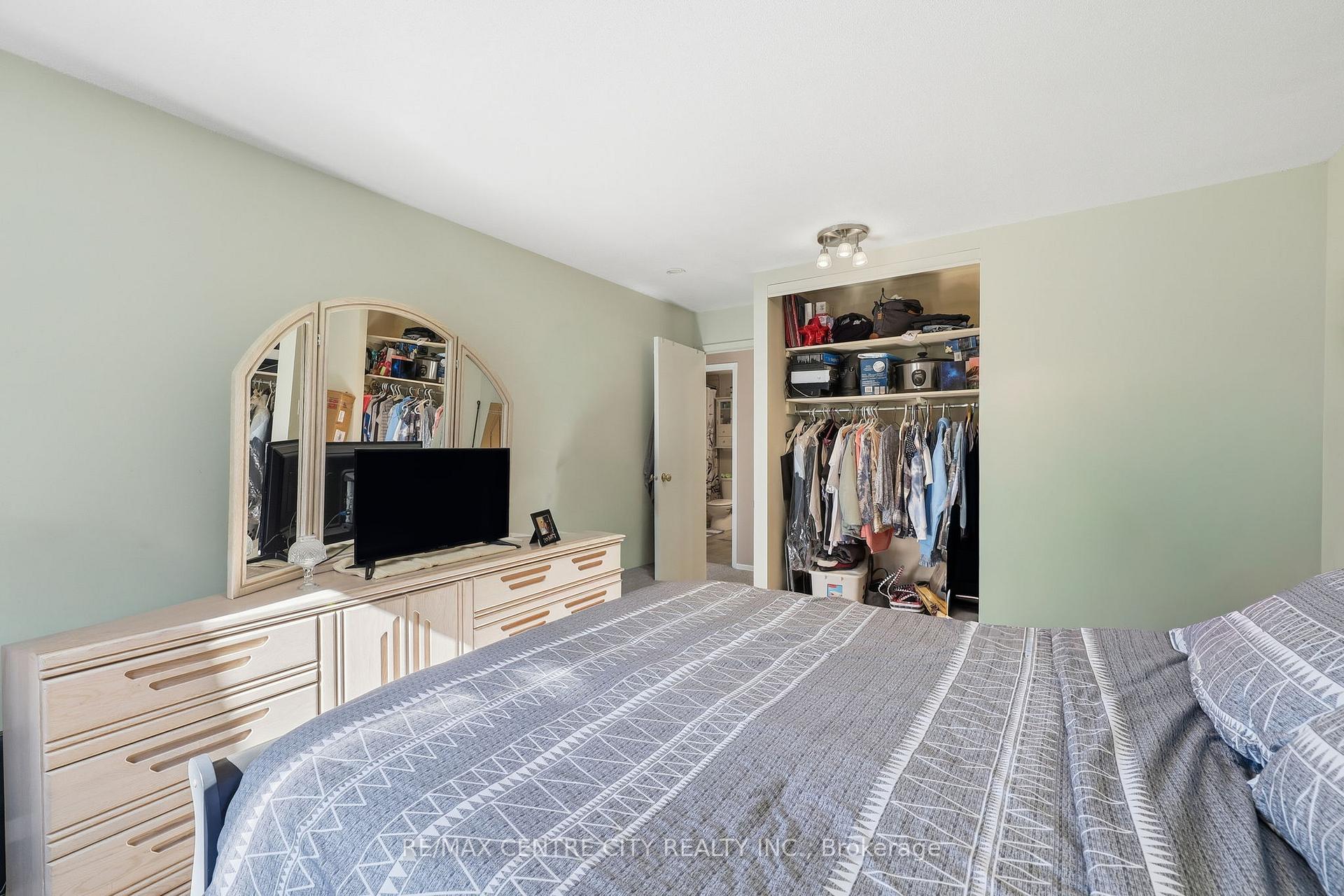 Photo 18 of Unit 31, 337 Kingswood Drive, Kitchener — HOMEH