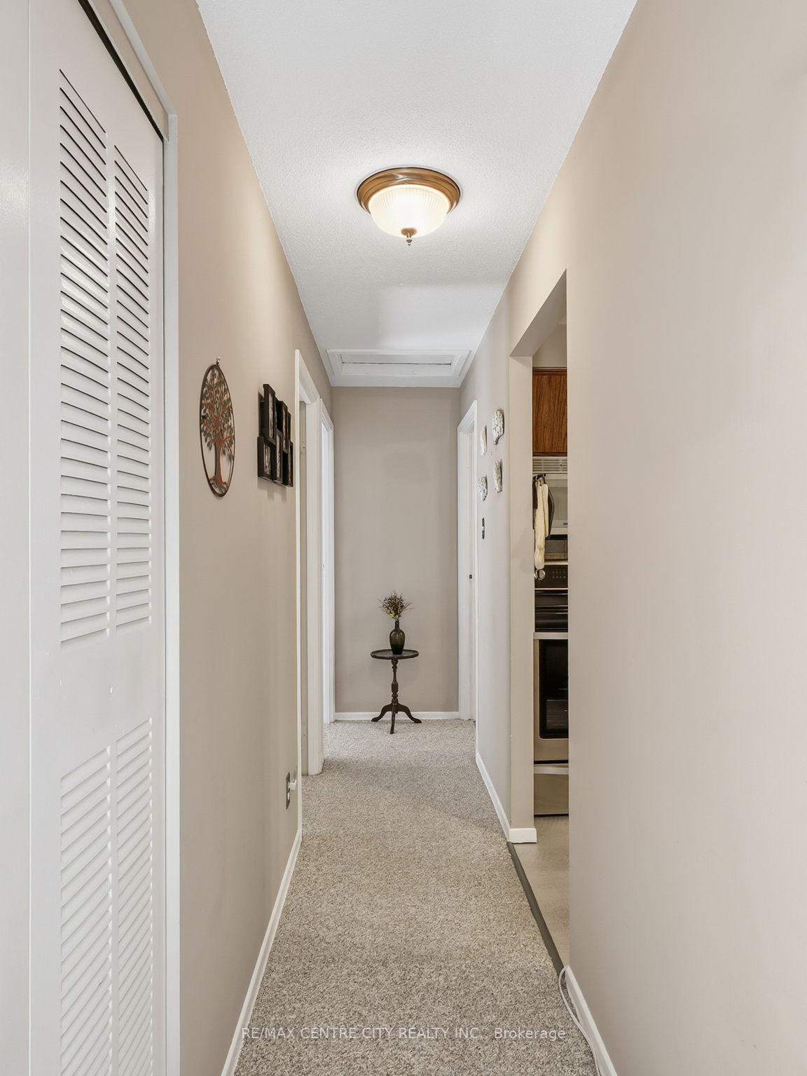 Photo 24 of Unit 31, 337 Kingswood Drive, Kitchener — HOMEH
