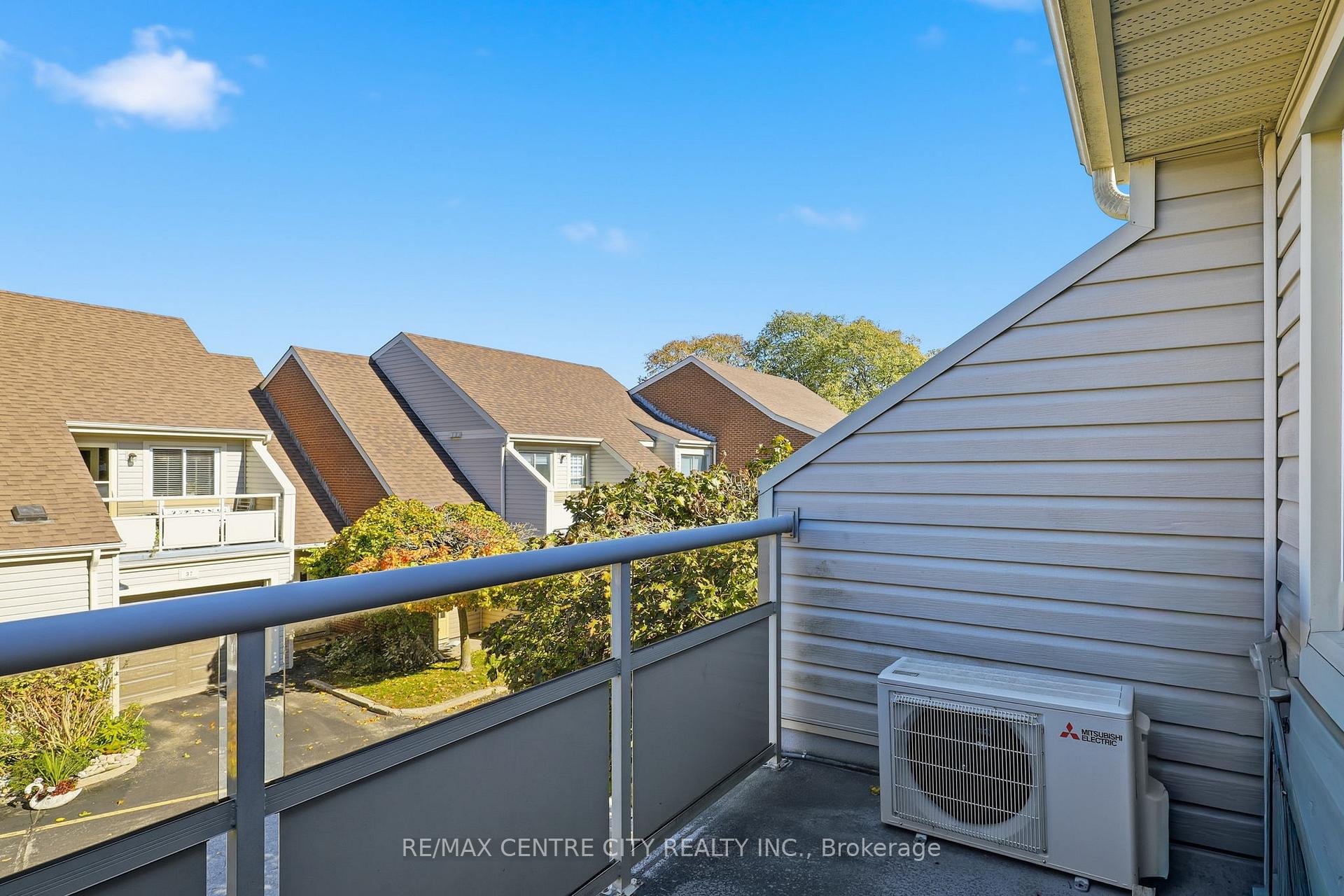Photo 29 of Unit 31, 337 Kingswood Drive, Kitchener — HOMEH