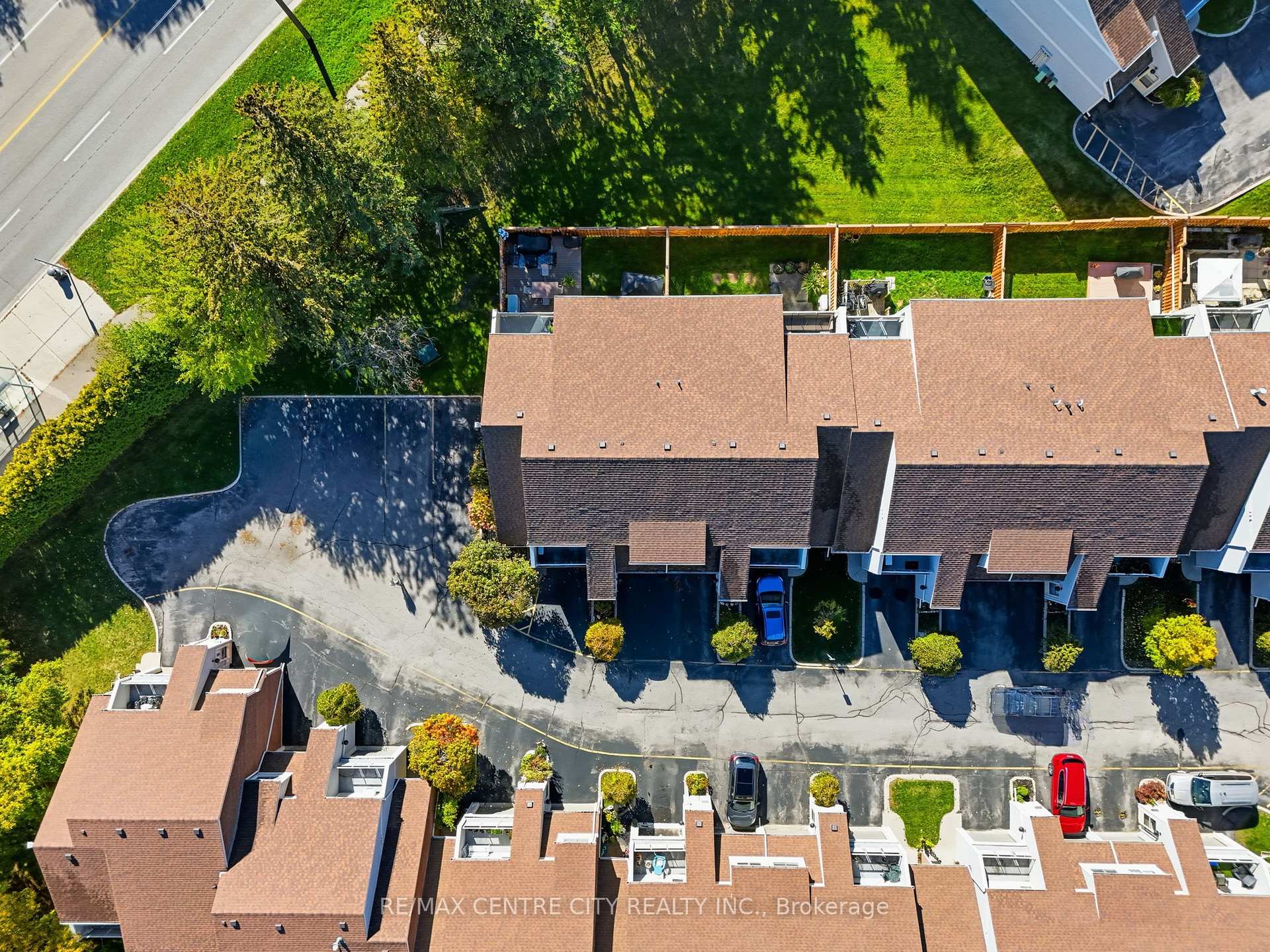 Photo 32 of Unit 31, 337 Kingswood Drive, Kitchener — HOMEH