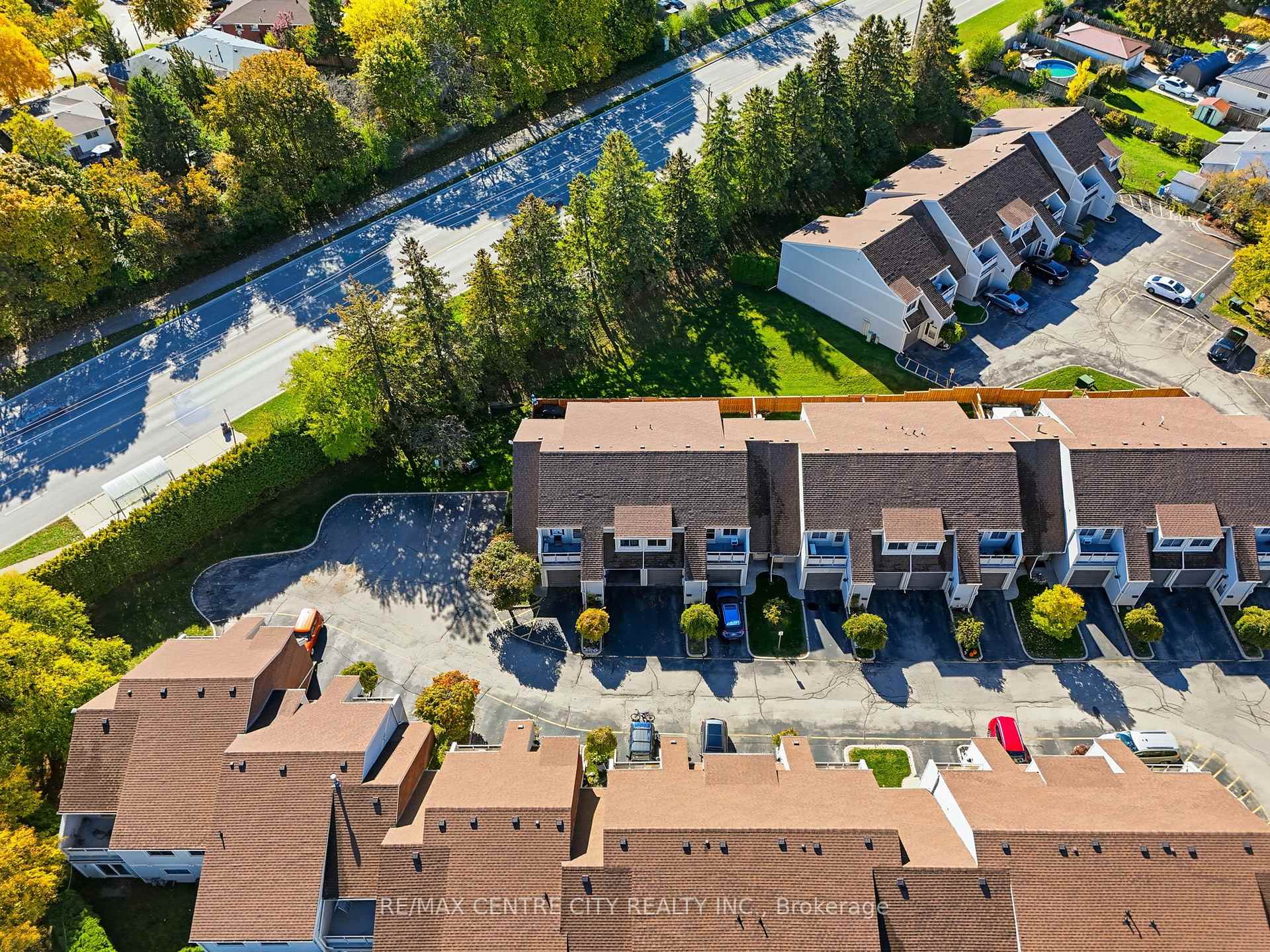 Photo 33 of Unit 31, 337 Kingswood Drive, Kitchener — HOMEH