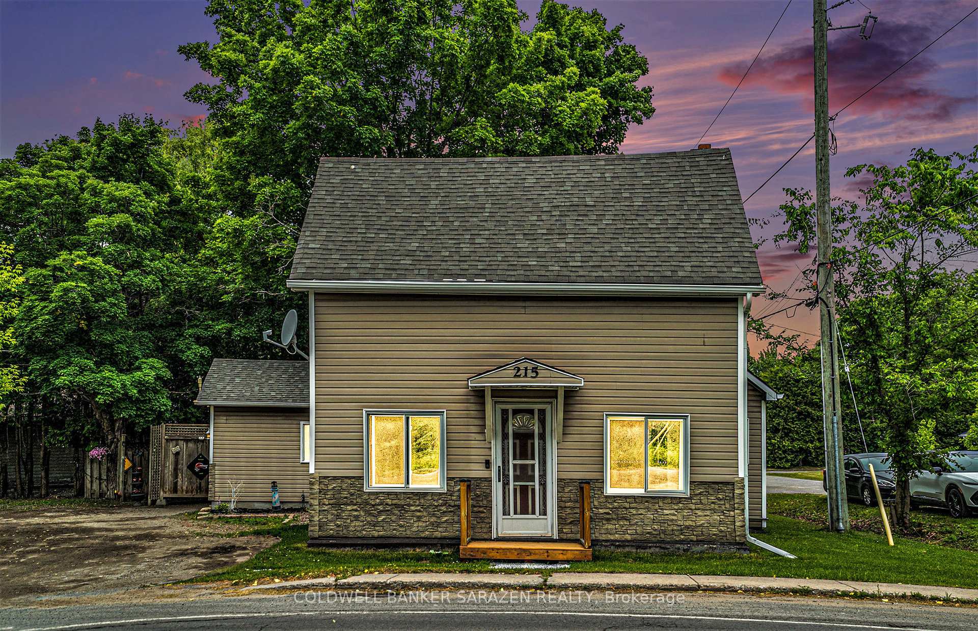 Front of 215 Division Street S