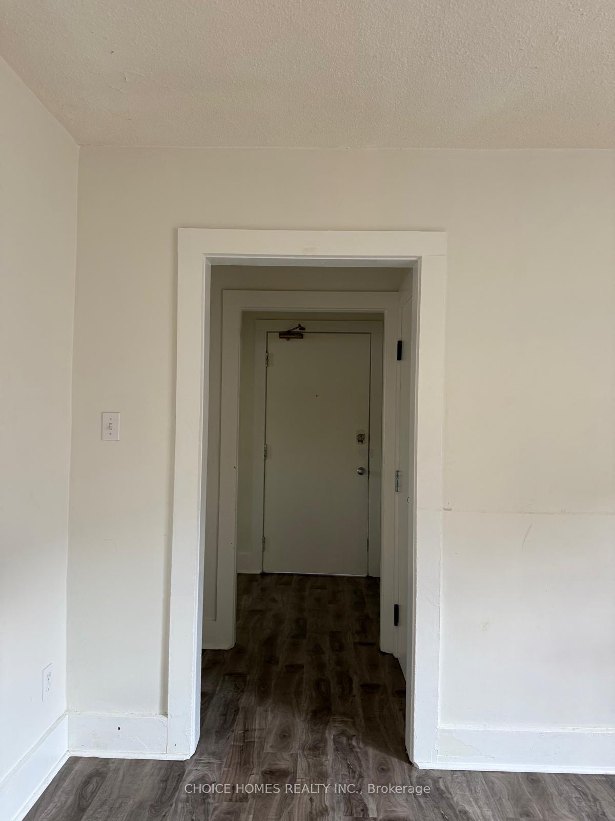 Photo 2 of 355 Greenfield Avenue, Kitchener — HOMEH