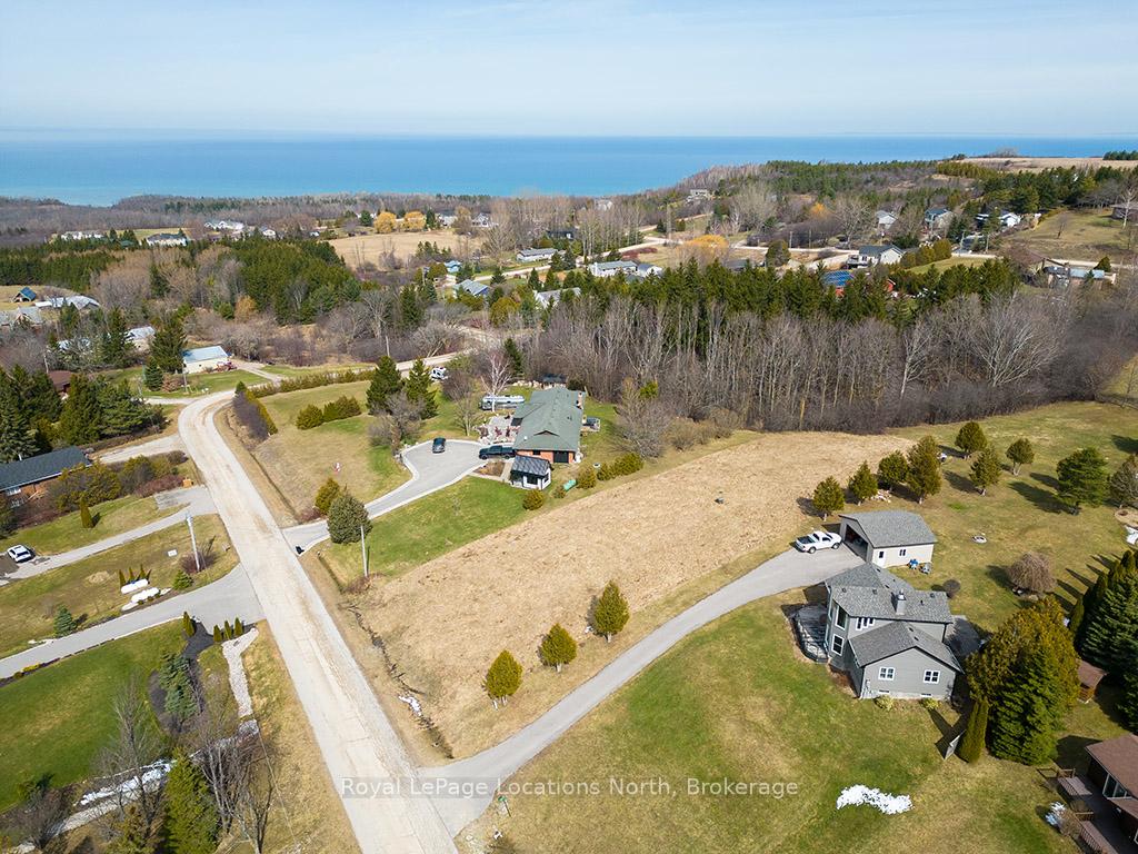 Photo 2 of 109 Holmes Hill Drive, Meaford — HOMEH