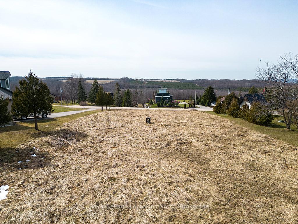 Photo 5 of 109 Holmes Hill Drive, Meaford — HOMEH