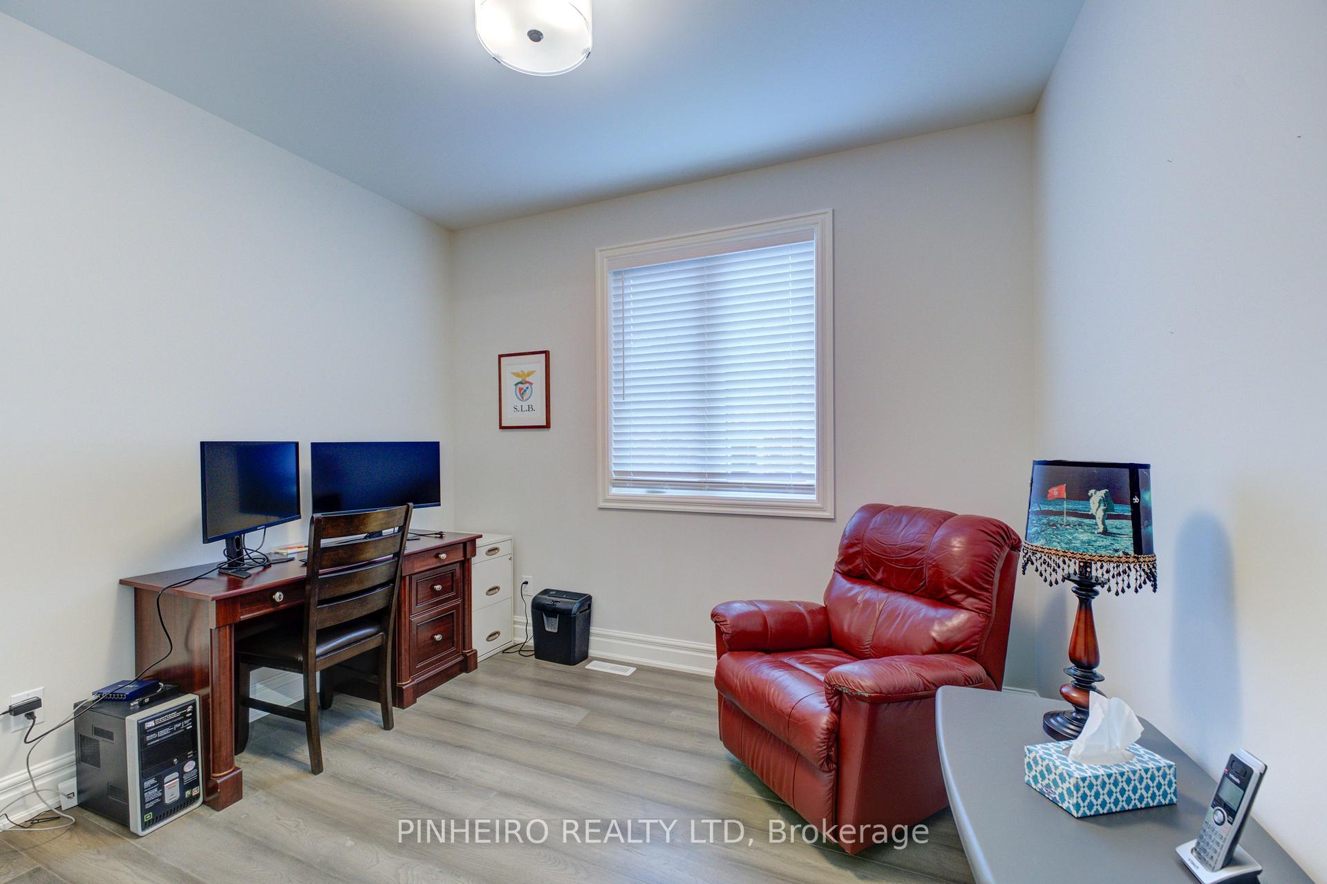 Photo 17 of 118 Spencer Avenue, Lucan Biddulph, Lucan — HOMEH