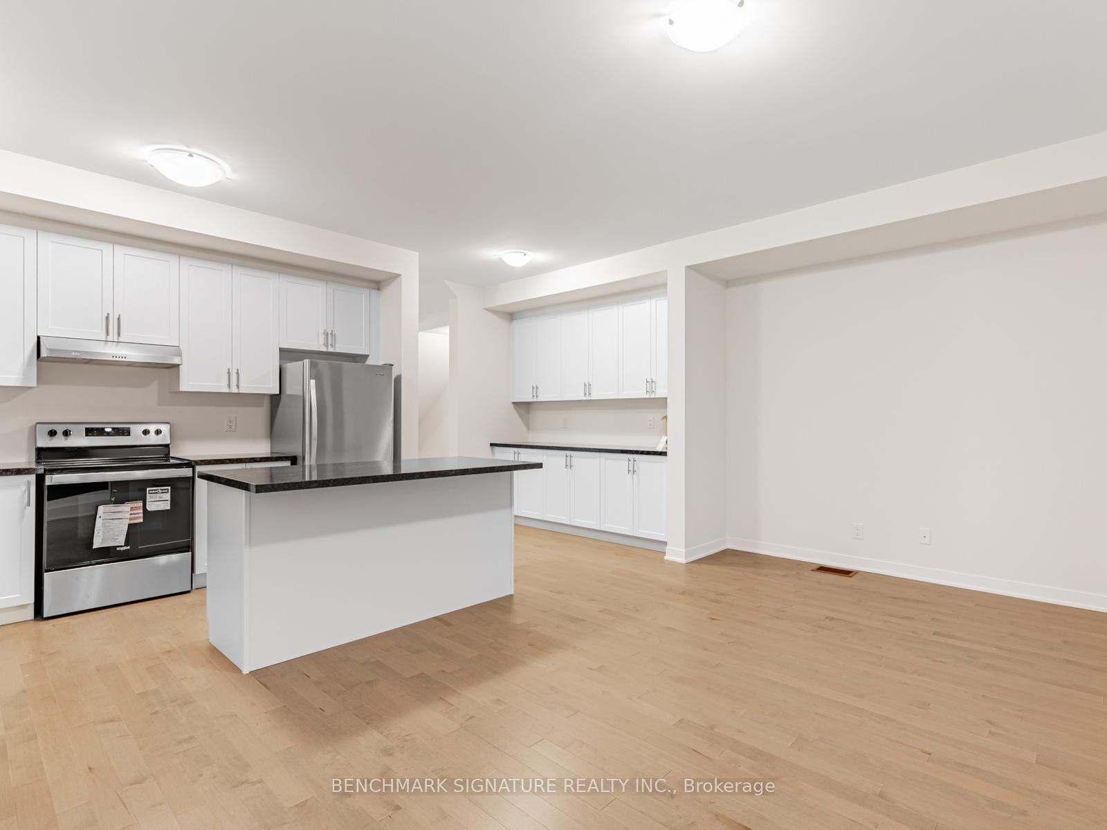 Photo 12 of 28 Harvey Bunker Crescent, Markham, Angus Glen — HOMEH