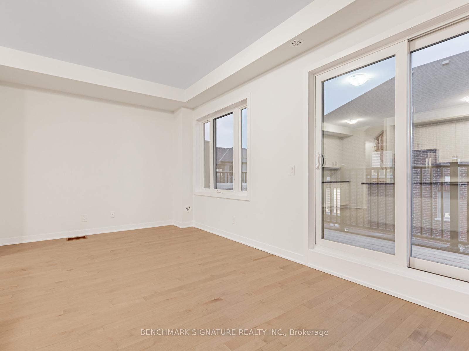 Photo 16 of 28 Harvey Bunker Crescent, Markham, Angus Glen — HOMEH