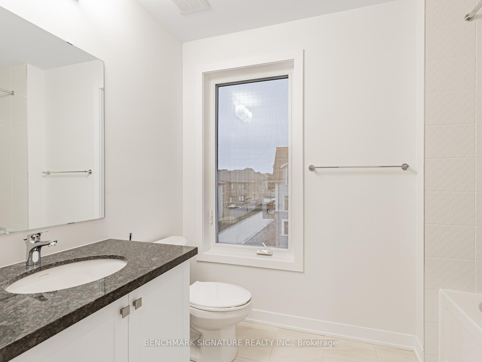 Photo 23 of 28 Harvey Bunker Crescent, Markham, Angus Glen — HOMEH
