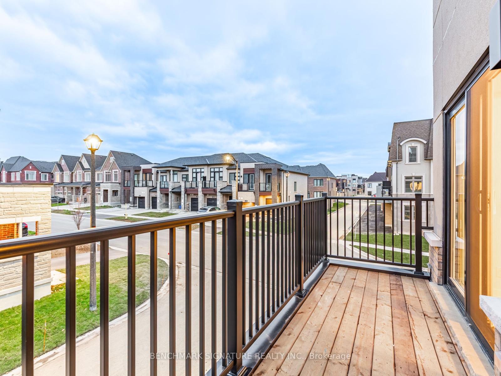 Photo 34 of 28 Harvey Bunker Crescent, Markham, Angus Glen — HOMEH