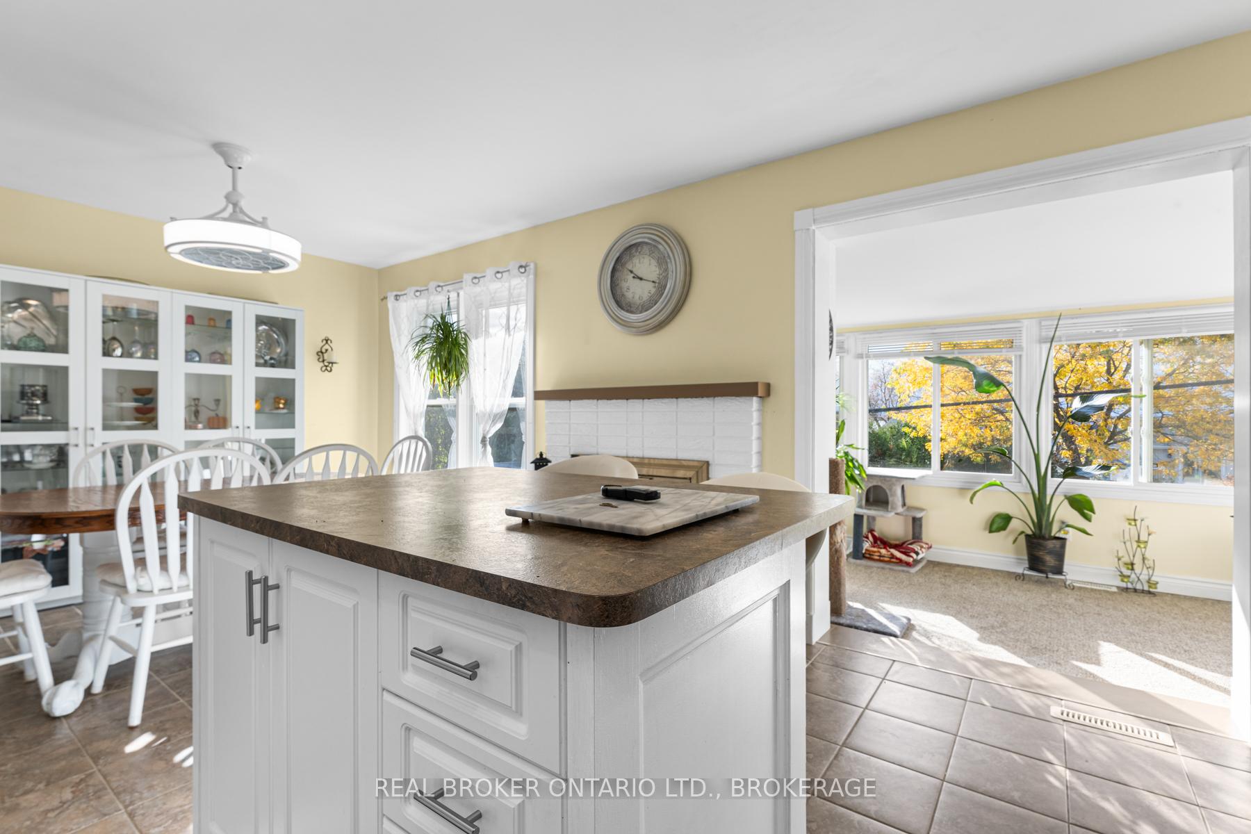 Photo 7 of 26 Cambridge Crescent, Loyalist, Amherstview — HOMEH