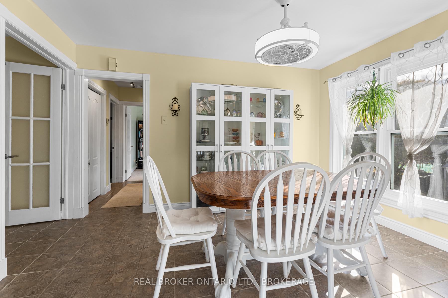 Photo 9 of 26 Cambridge Crescent, Loyalist, Amherstview — HOMEH