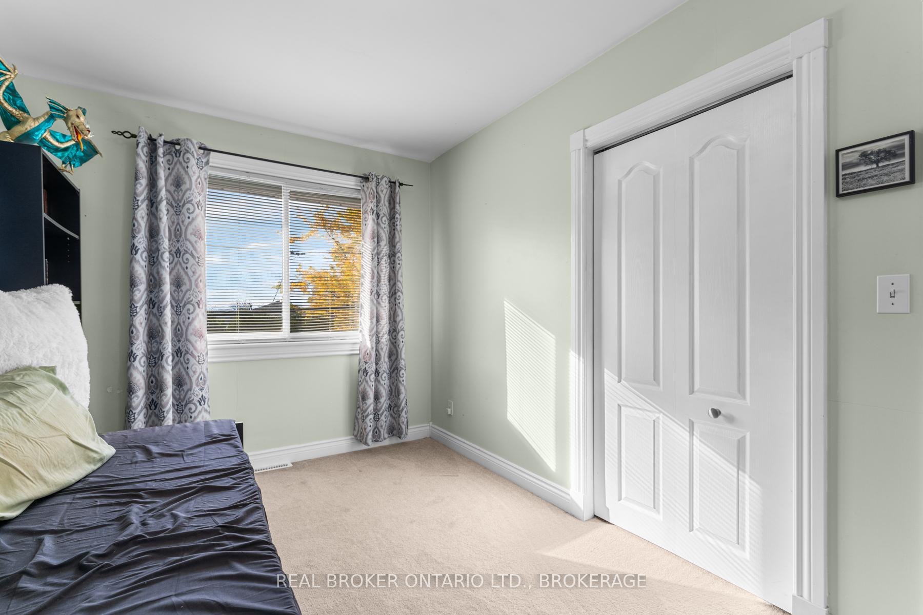 Photo 16 of 26 Cambridge Crescent, Loyalist, Amherstview — HOMEH