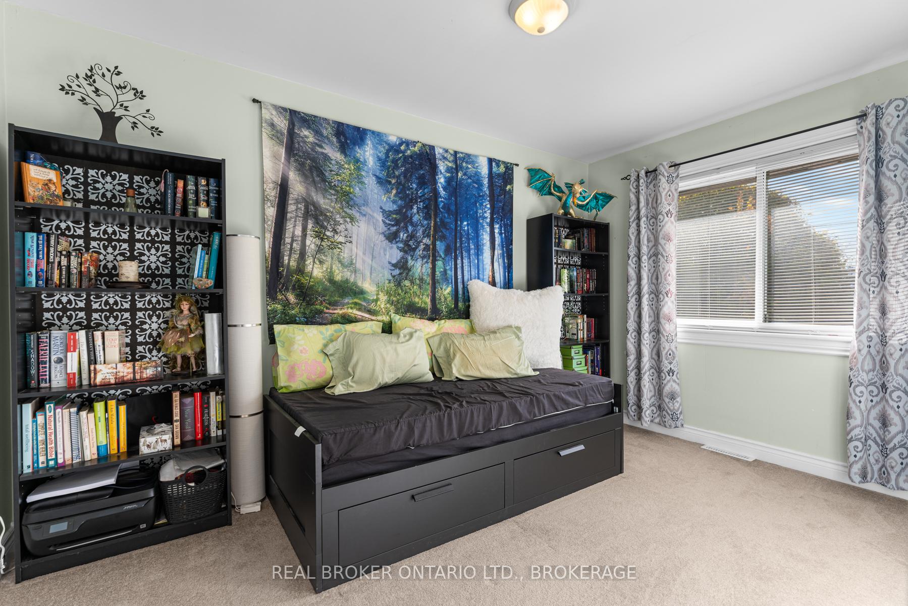 Photo 17 of 26 Cambridge Crescent, Loyalist, Amherstview — HOMEH