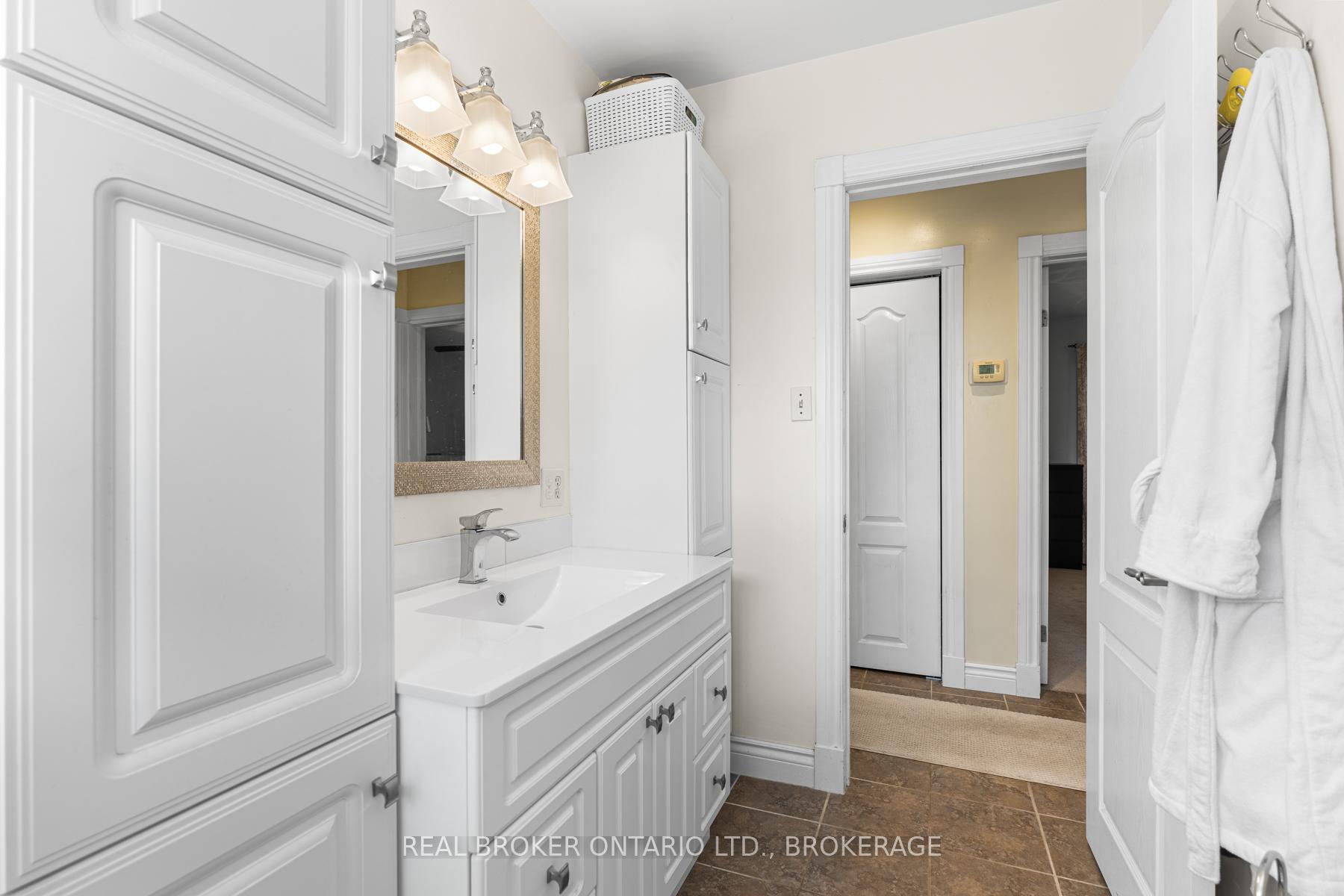 Photo 20 of 26 Cambridge Crescent, Loyalist, Amherstview — HOMEH