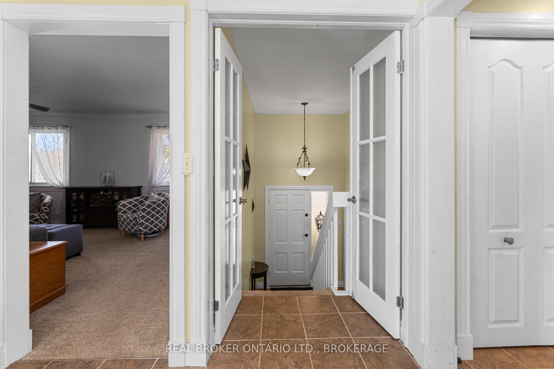 Photo 21 of 26 Cambridge Crescent, Loyalist, Amherstview — HOMEH