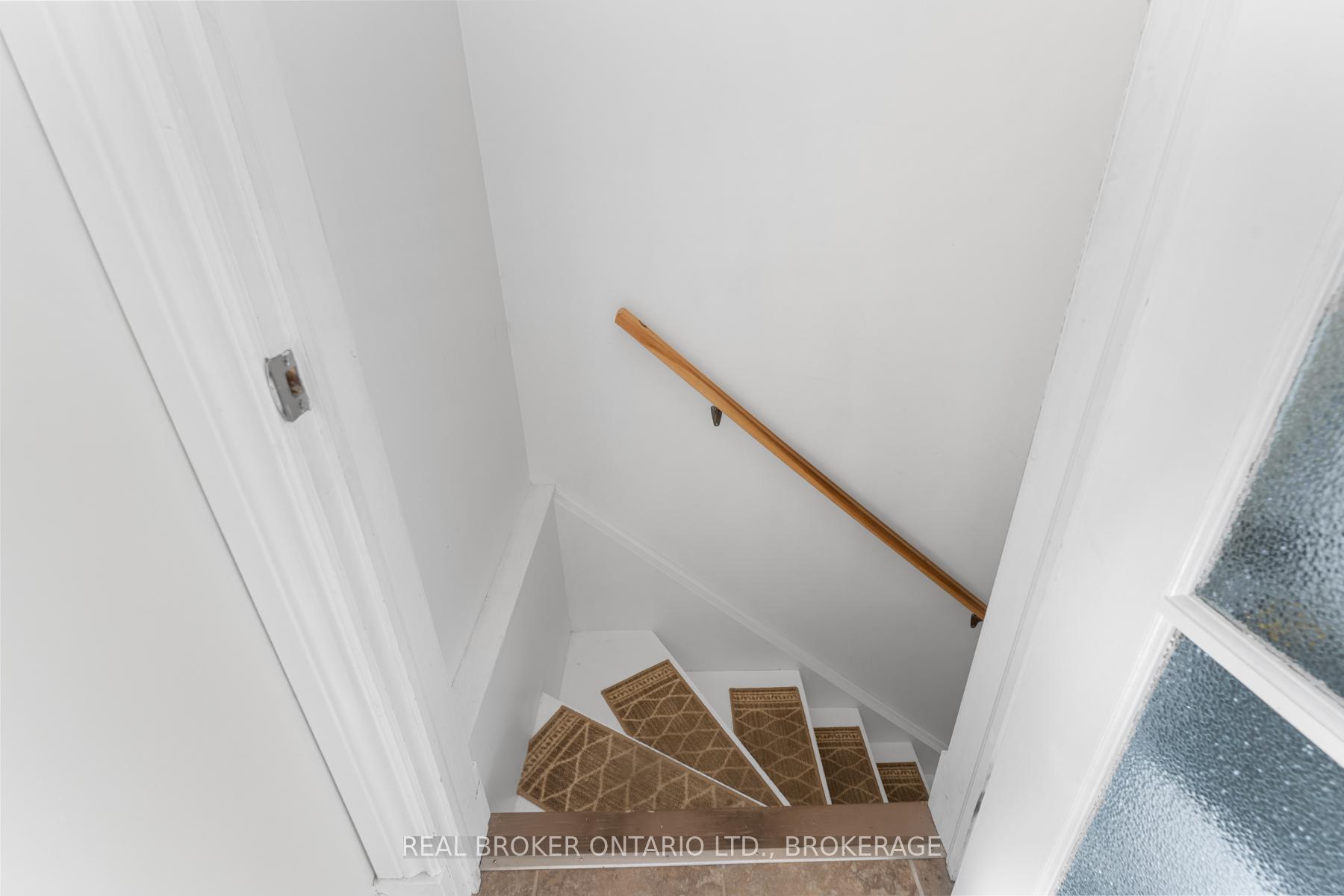 Photo 22 of 26 Cambridge Crescent, Loyalist, Amherstview — HOMEH