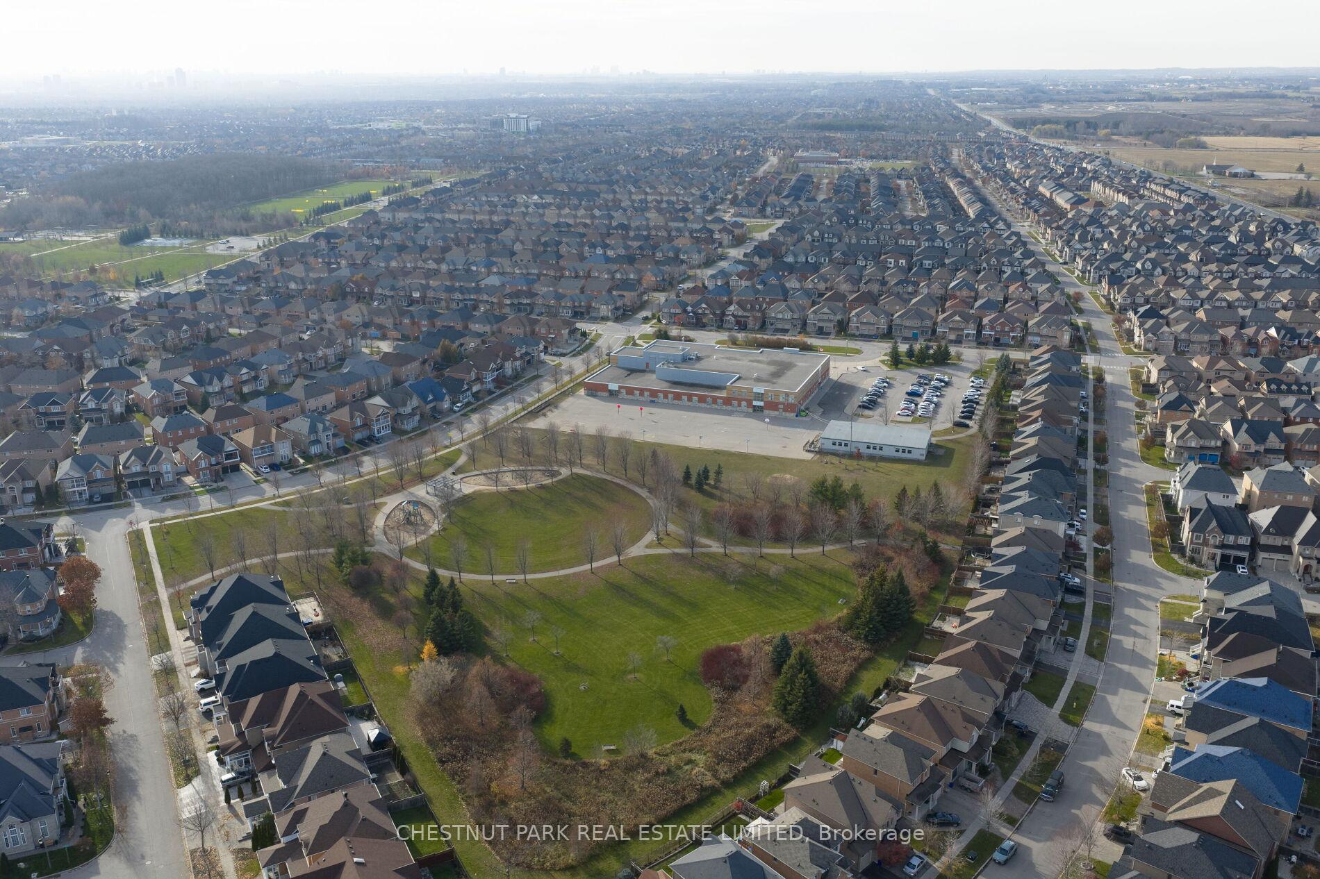 Photo 36 of 50 Willow Street, Markham, Wismer — HOMEH